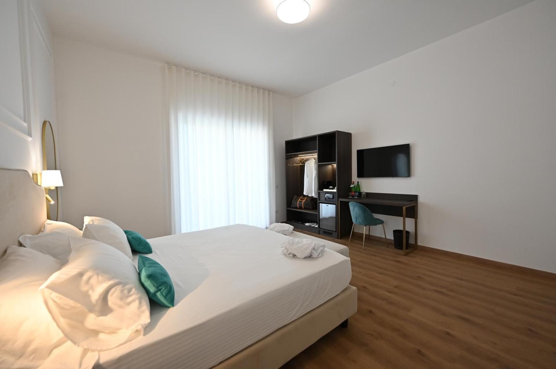 Deluxe Queen Room