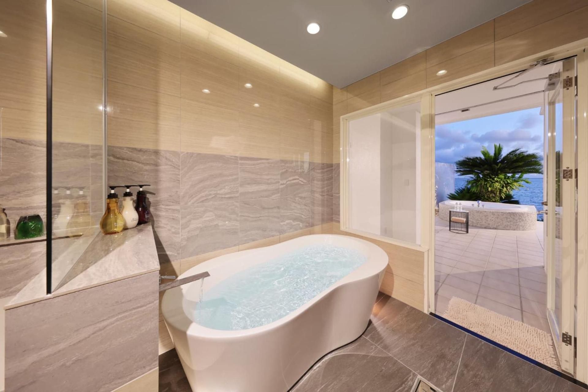Villa with King Bed and Open-Air Spa Bath