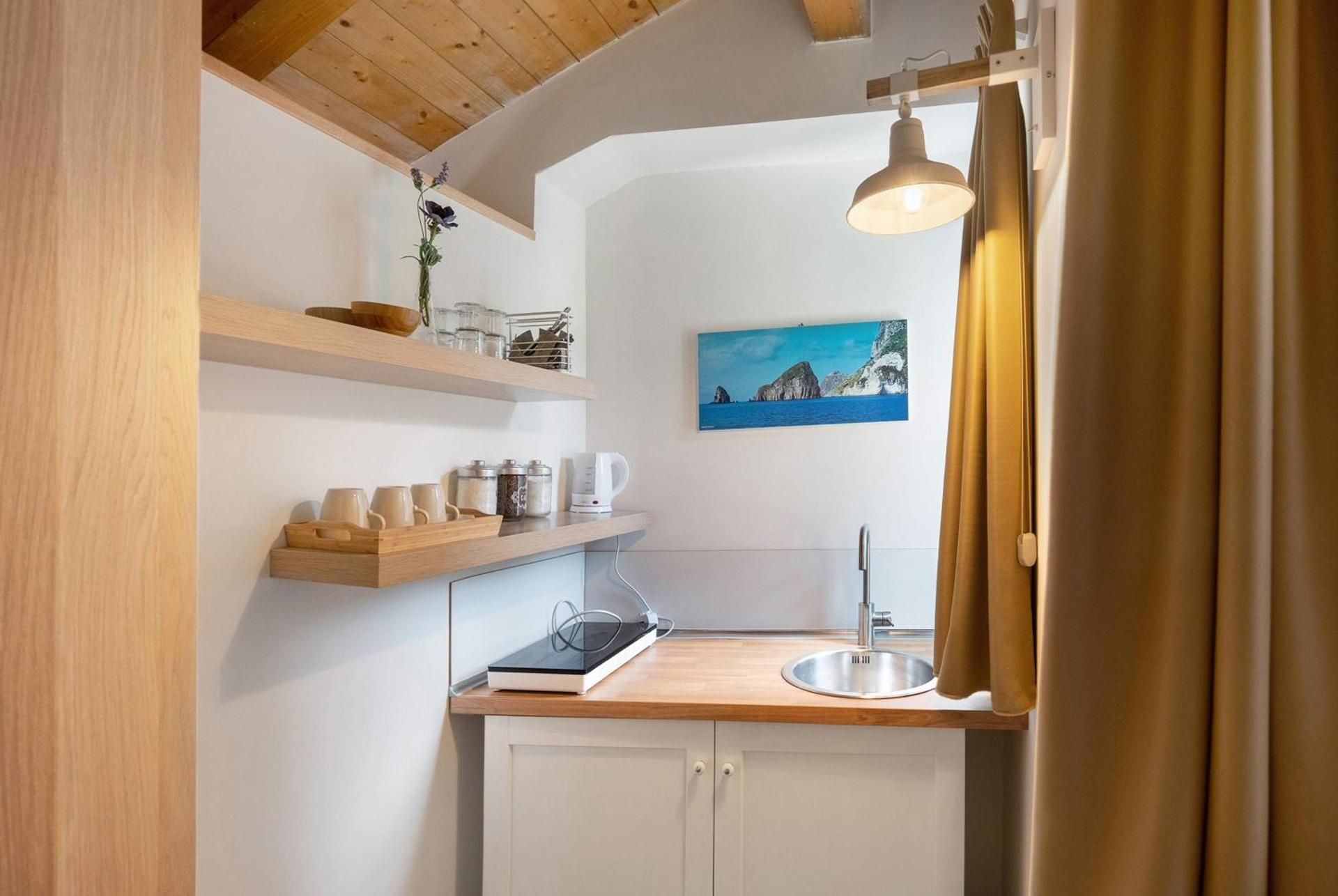 Superior One-Bedroom Apartment