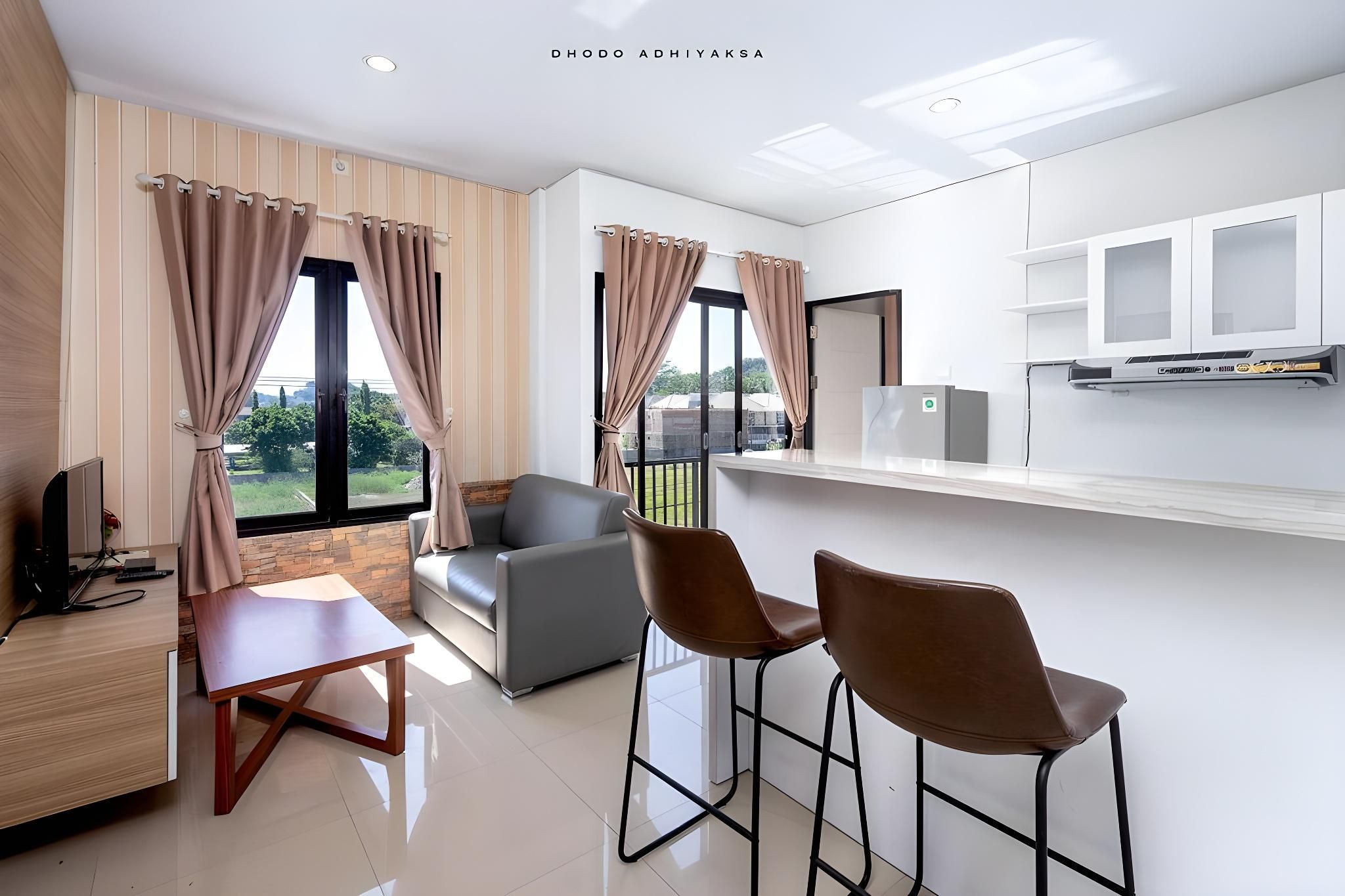 Jember Town Square Apartment by Calli Rooms Mansion Room 2