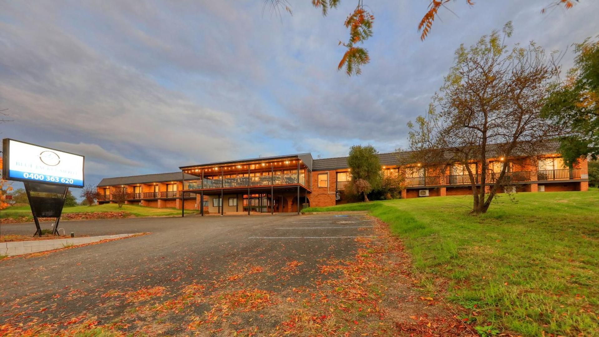 Blue Jacket Motel