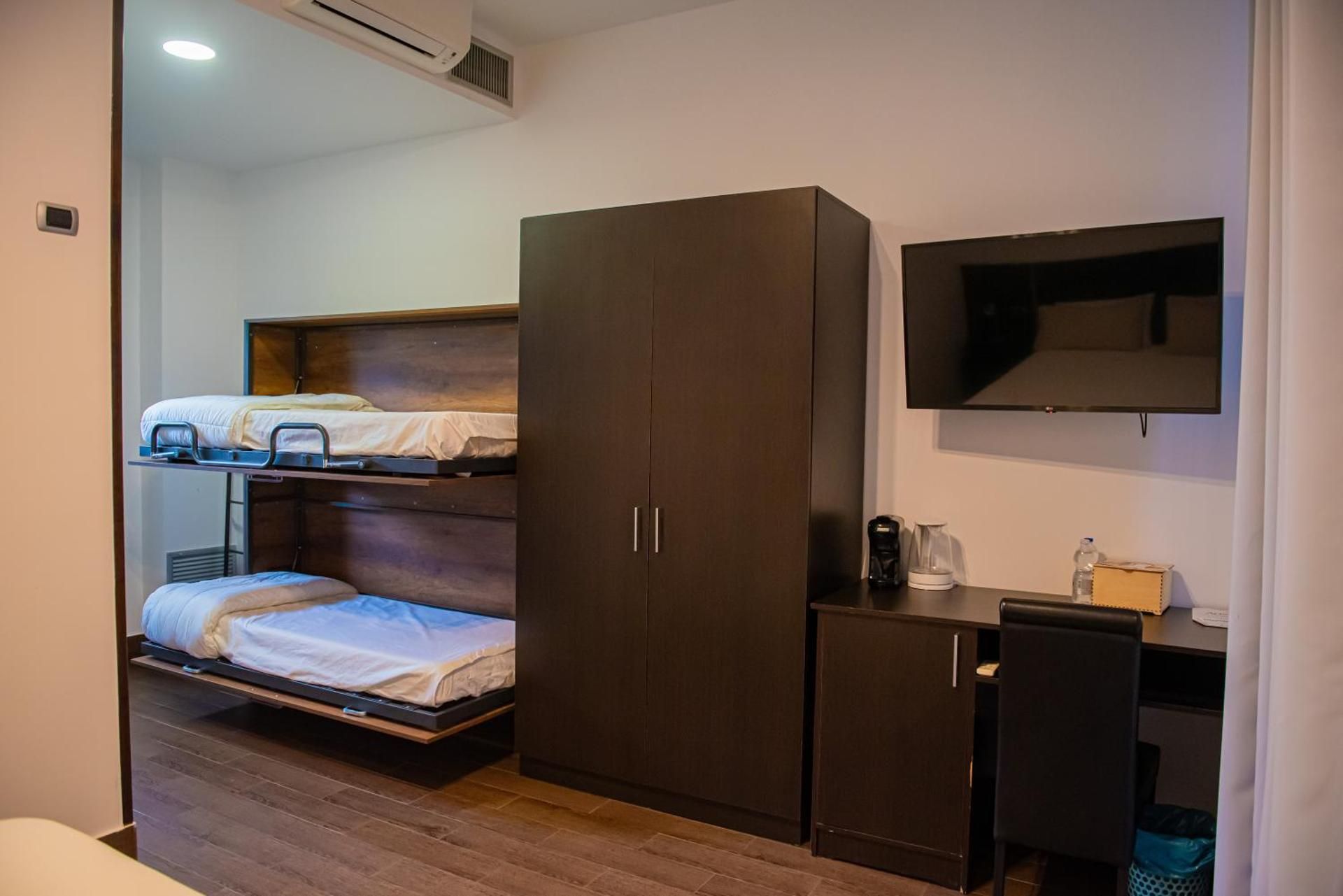 Quadruple Room with Private Bathroom