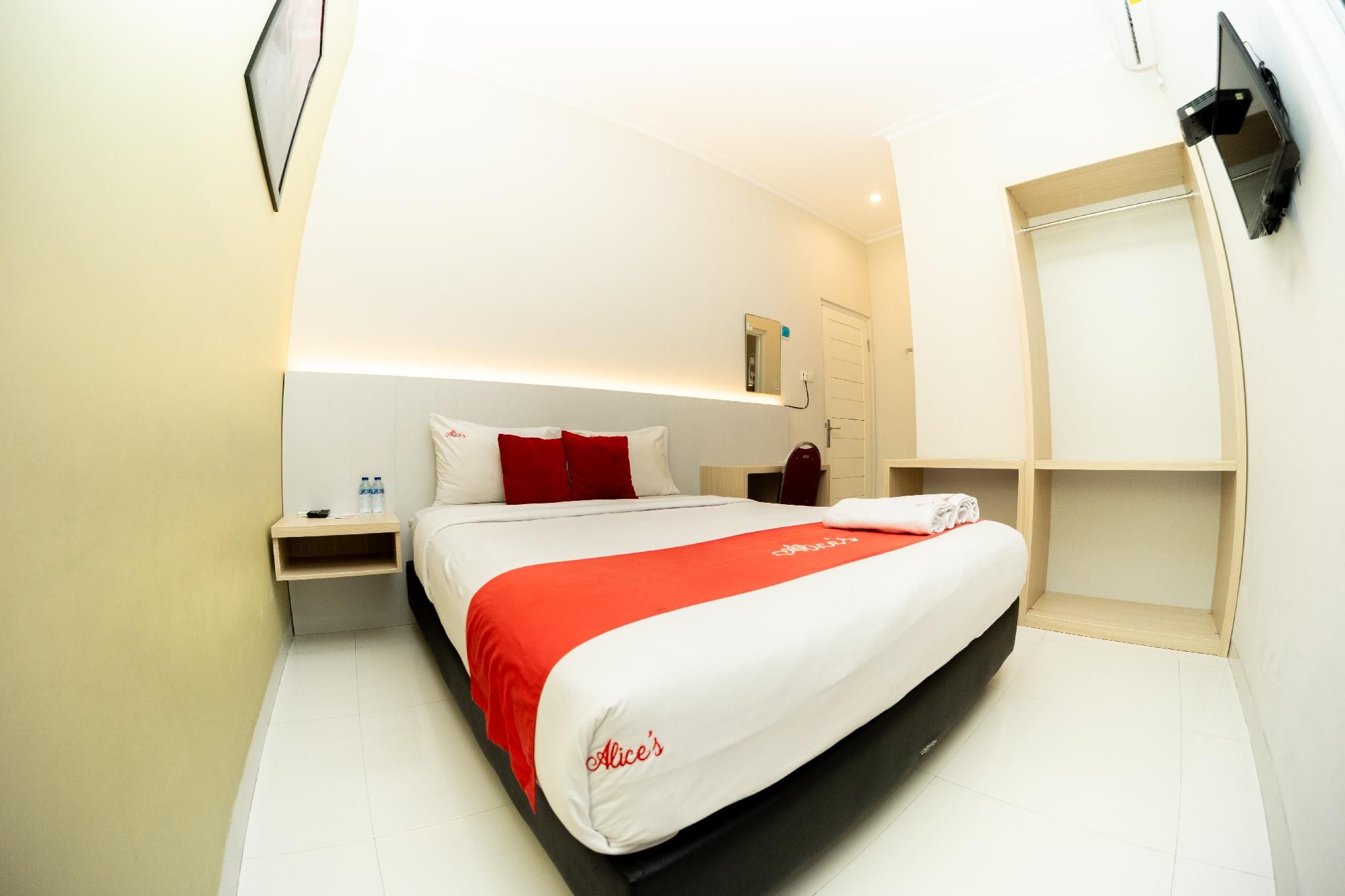 Alice's Homestay near Unej, Stasiun and Alun-Alun Syariah Superior Double