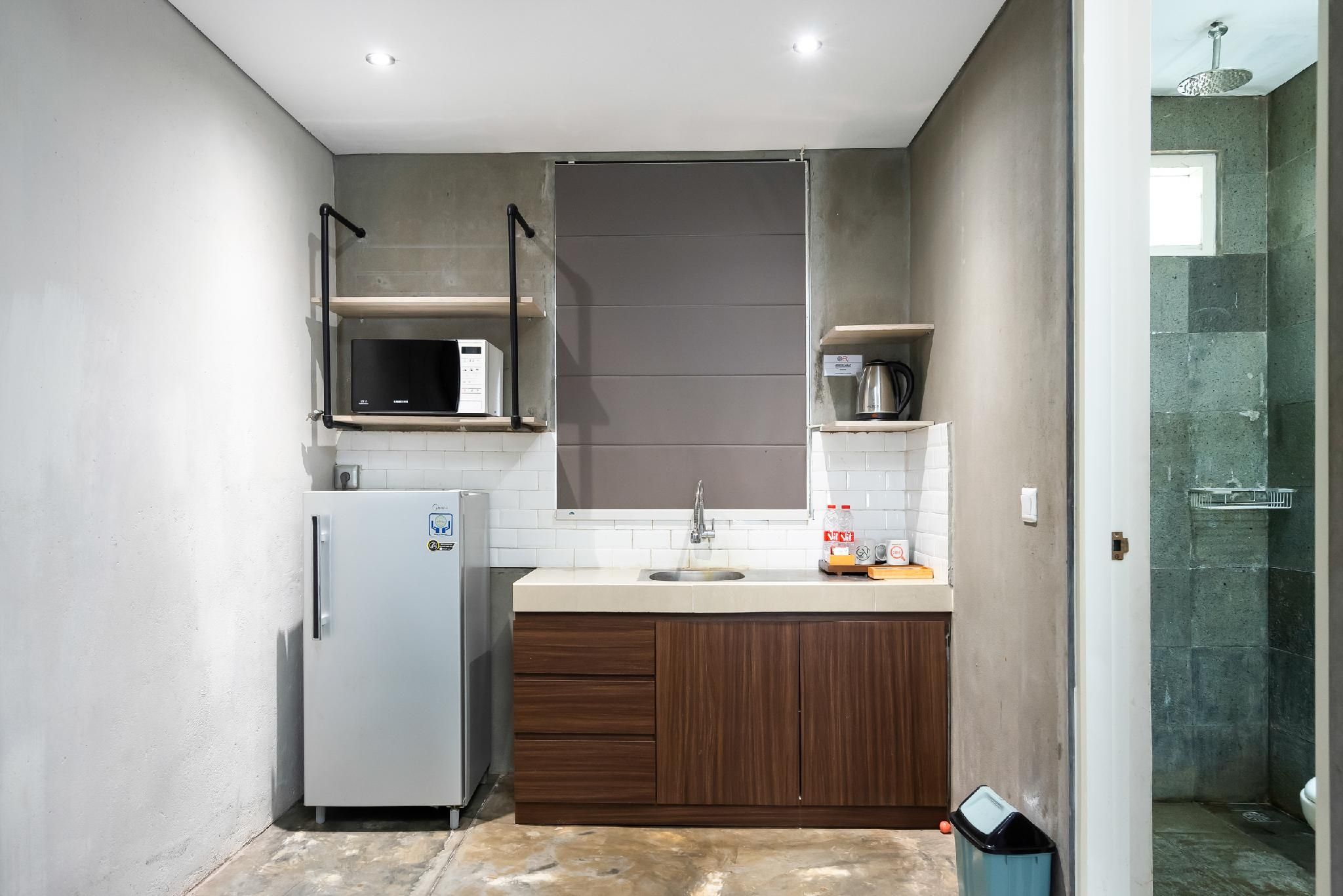 Garden View by Calli Rooms Deluxe - 1 Queen Bed 2