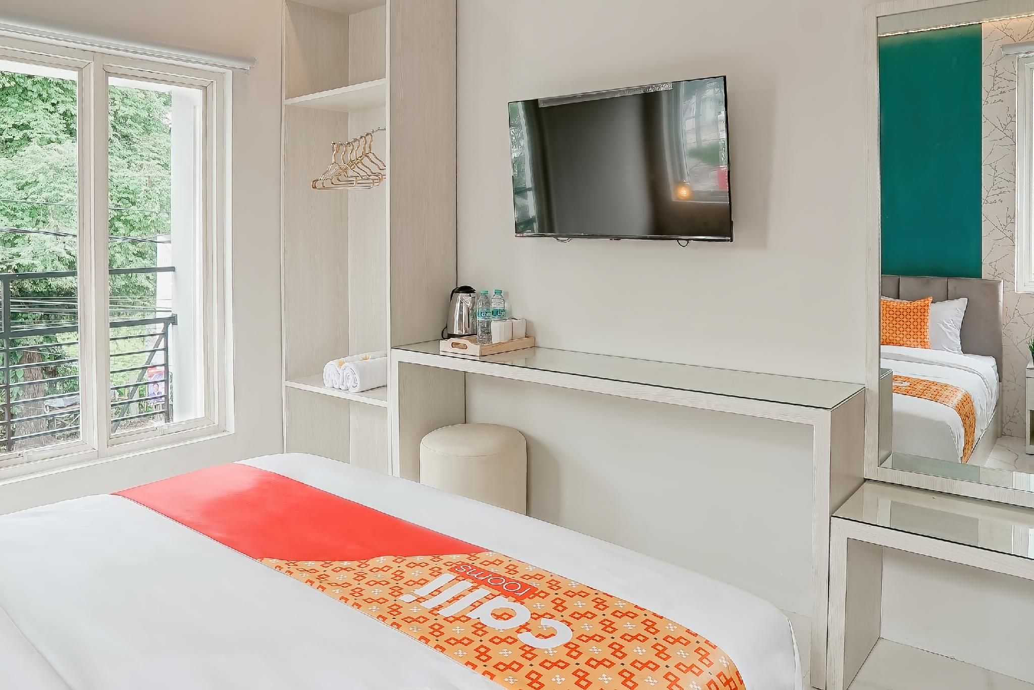 Junior Suite - 1 King Bed with Balcony