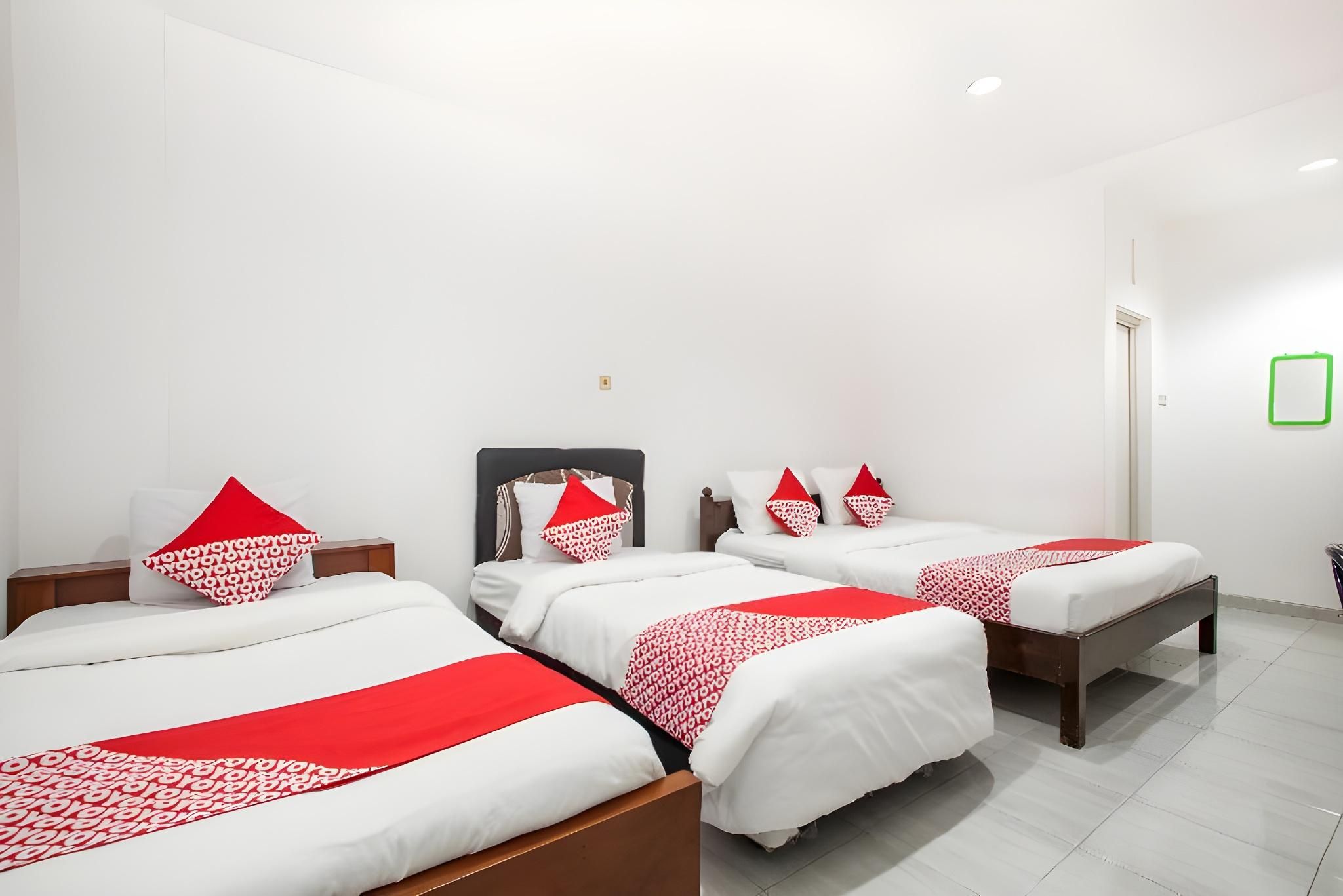 Capital O 1176 J3 Residence Syariah Standard Family Room 2