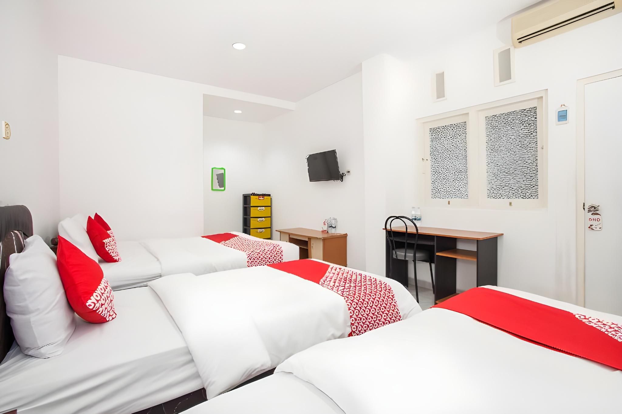 Capital O 1176 J3 Residence Syariah Standard Family Room