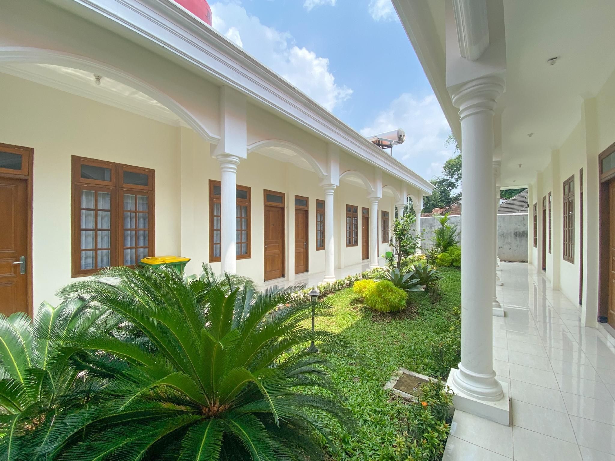 Raden Mansion Jember Urbanview