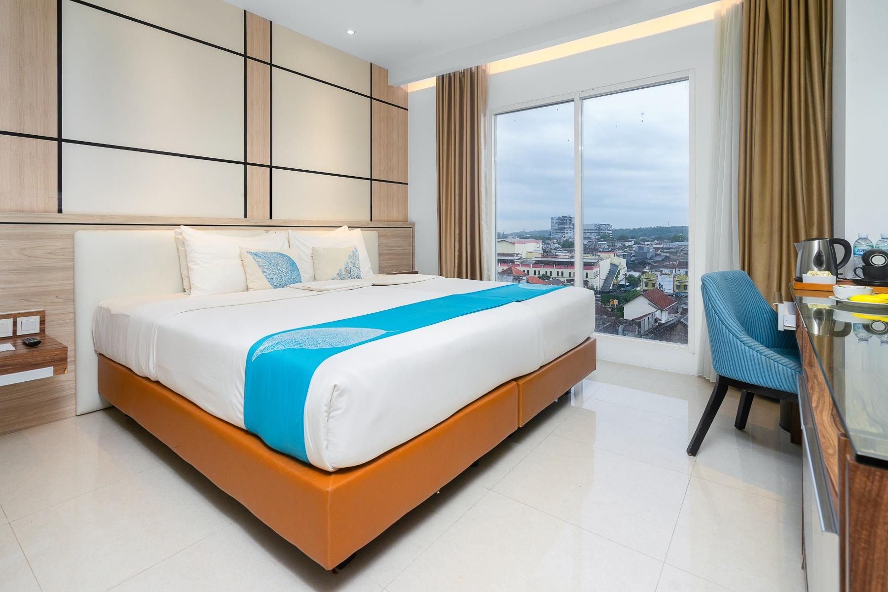 Java Lotus Hotel Jember Deluxe Hollywood Room