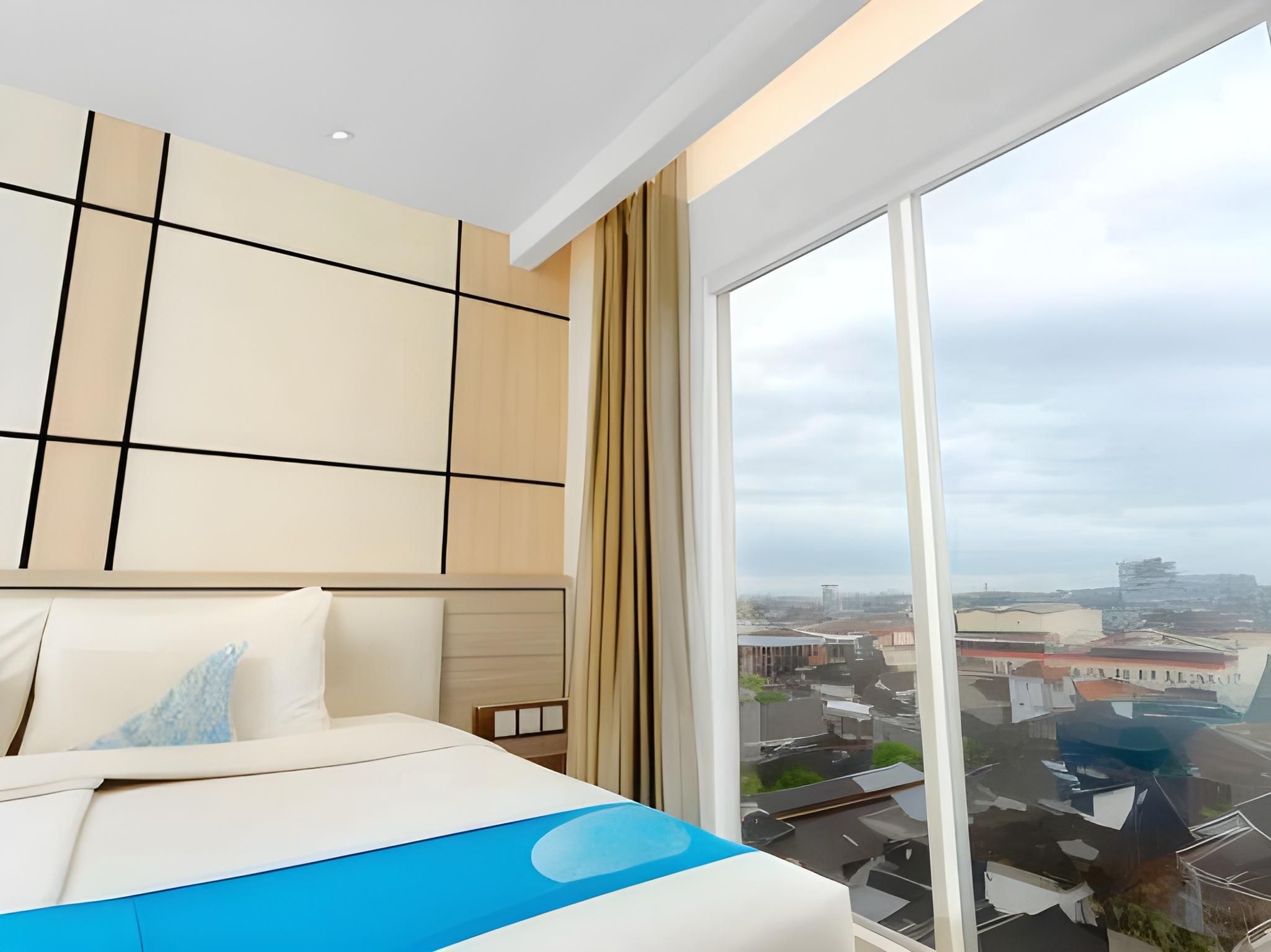 Java Lotus Hotel Jember Deluxe Hollywood Room 3