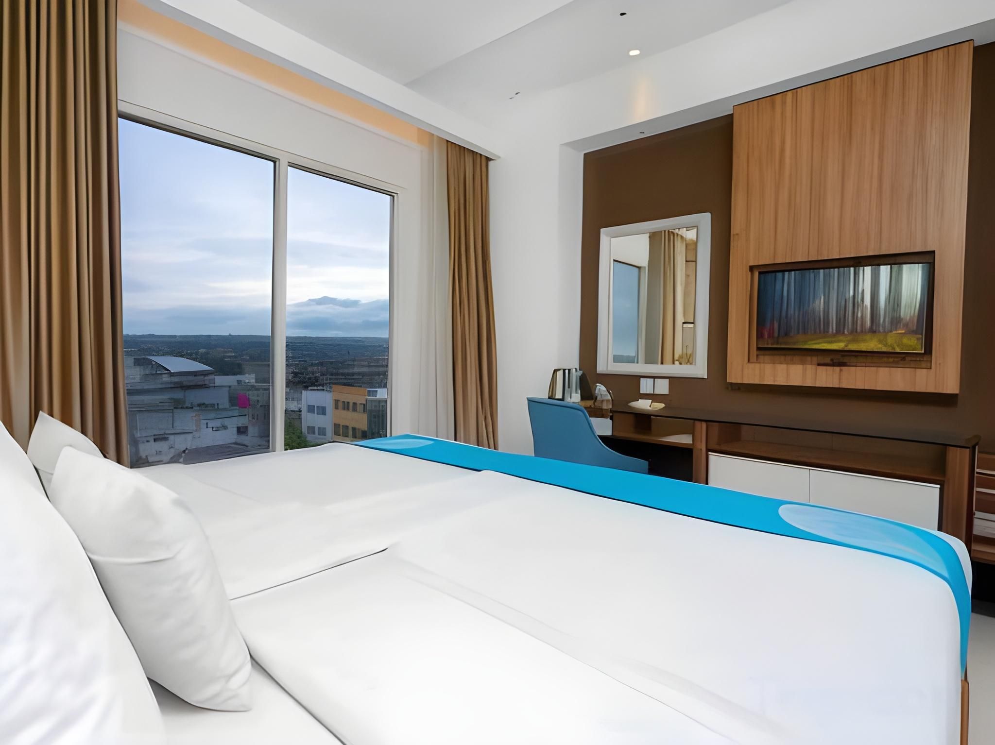 Java Lotus Hotel Jember Deluxe Hollywood Room 2