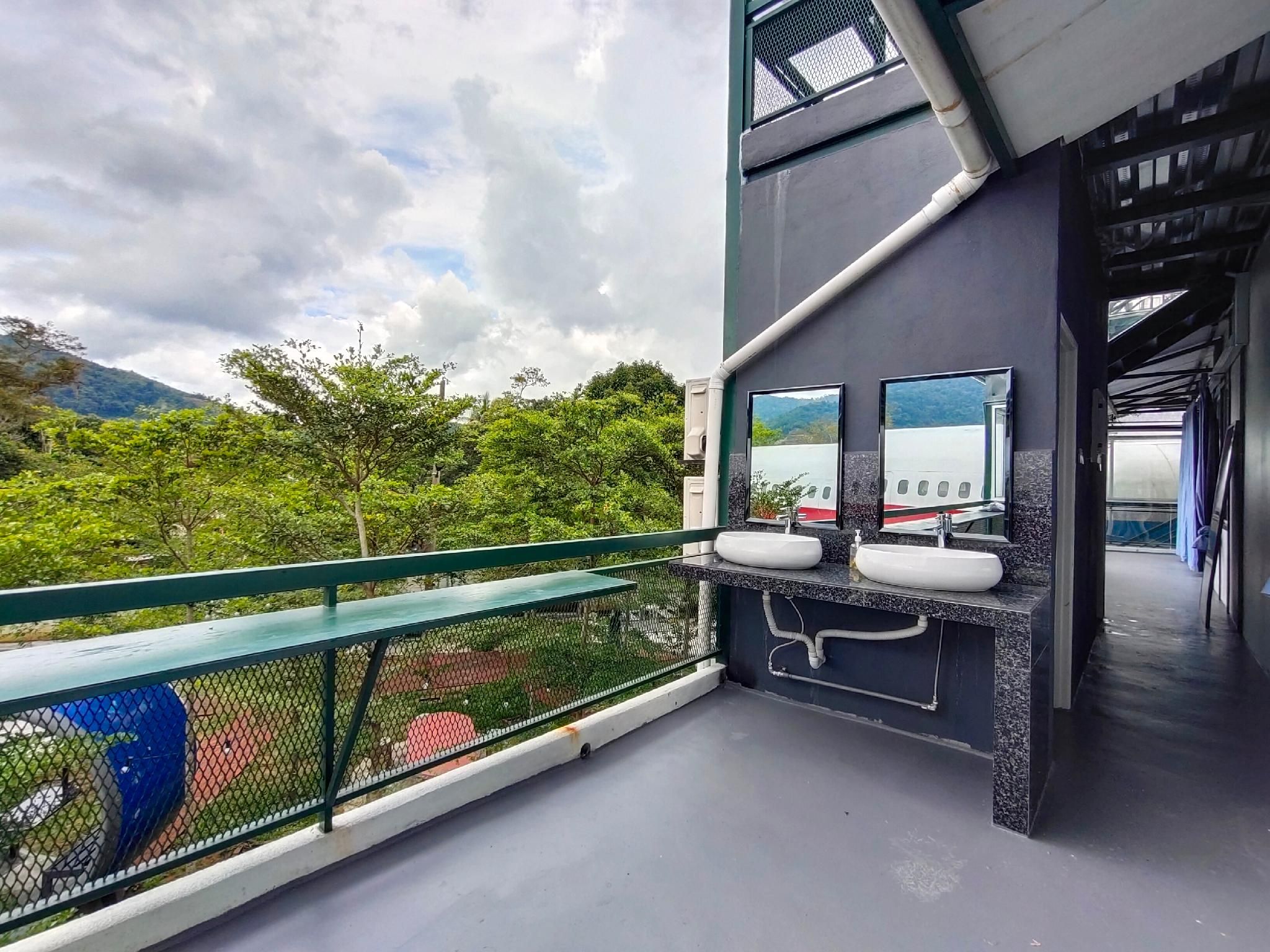 Twin Jets Resort Gold Class Jet Style Room 2