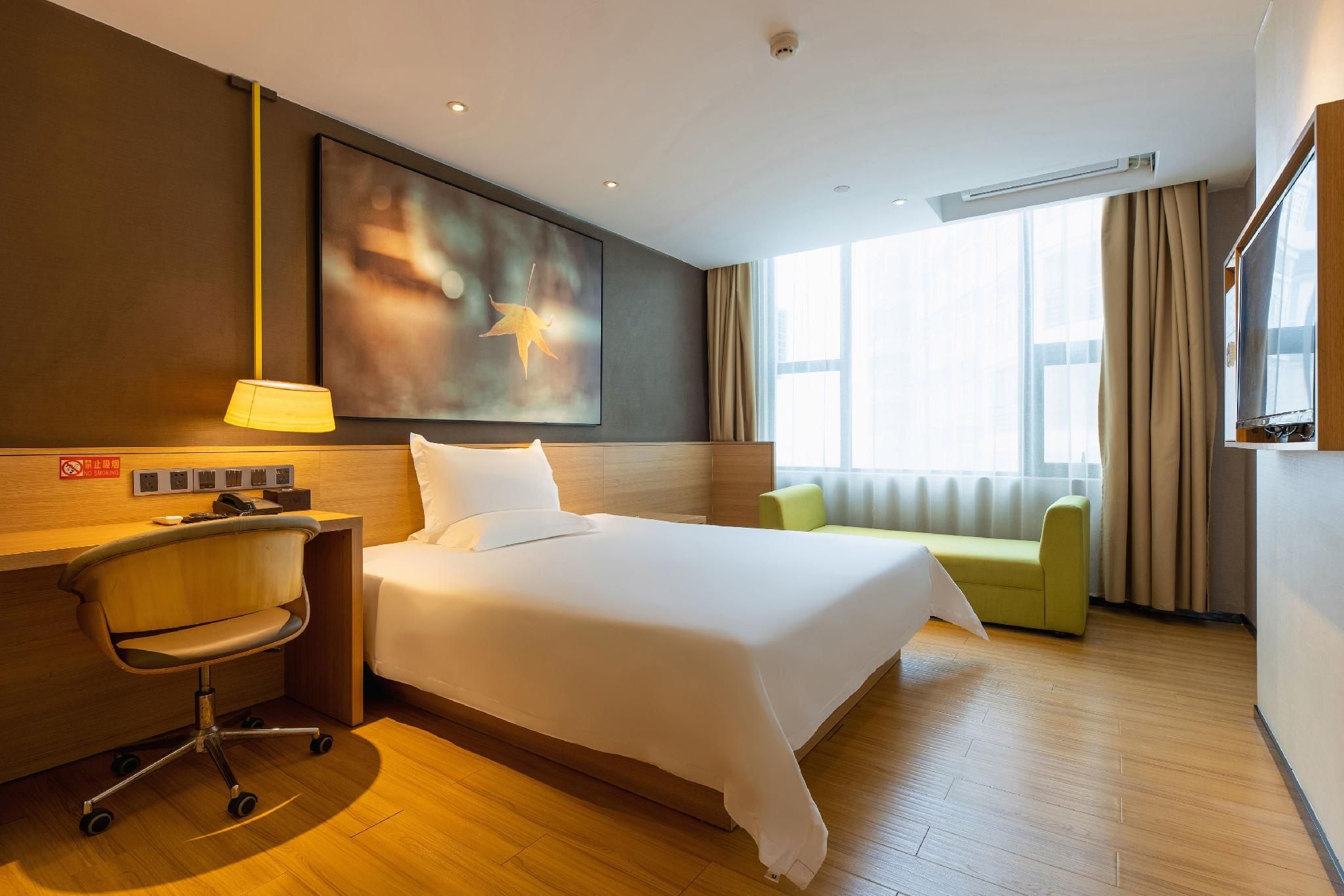 IU Compact U S Bed Room