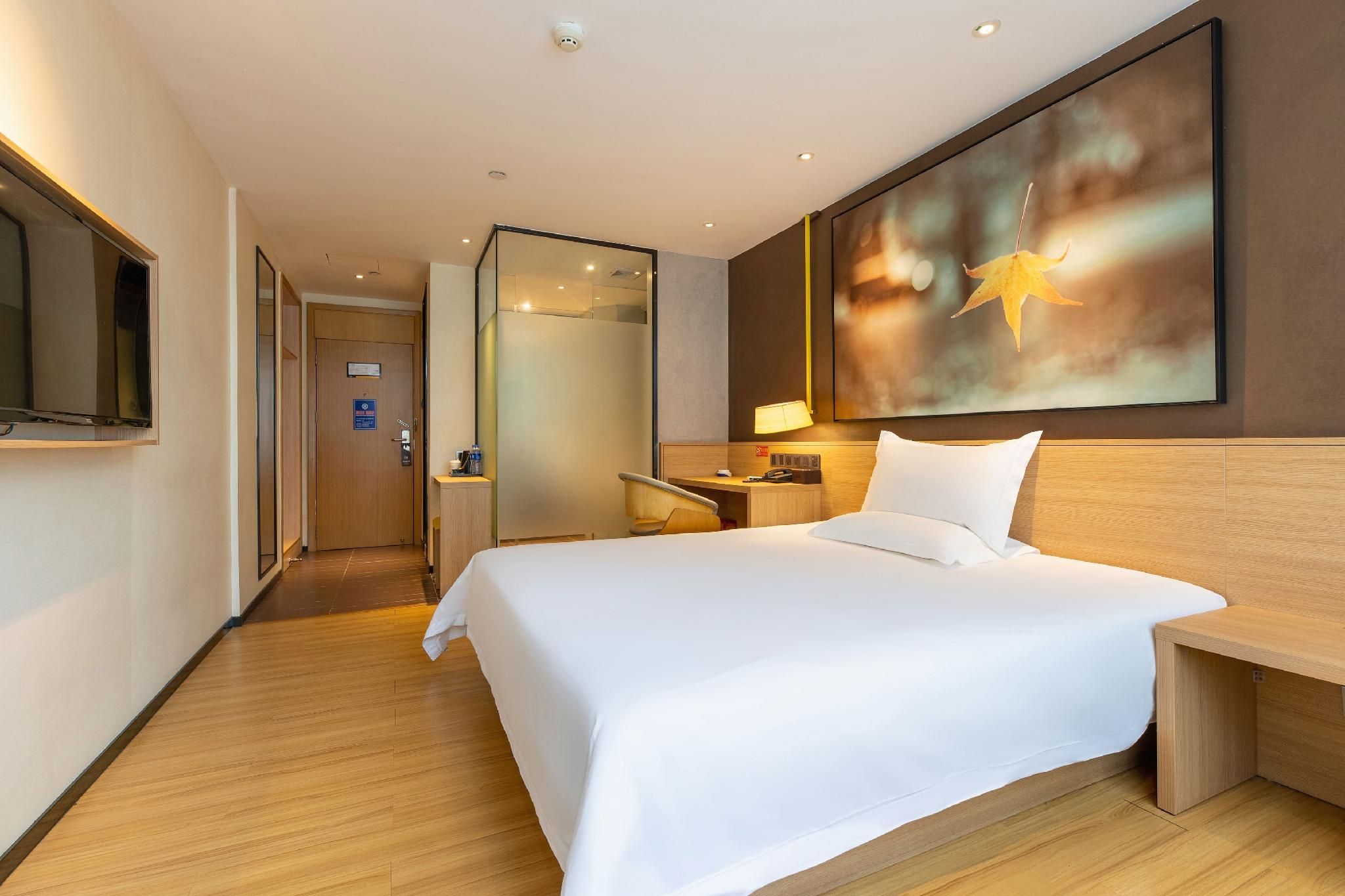 IU Compact U S Bed Room