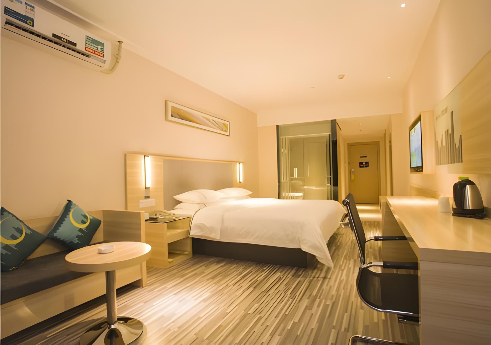 Business Queen Room