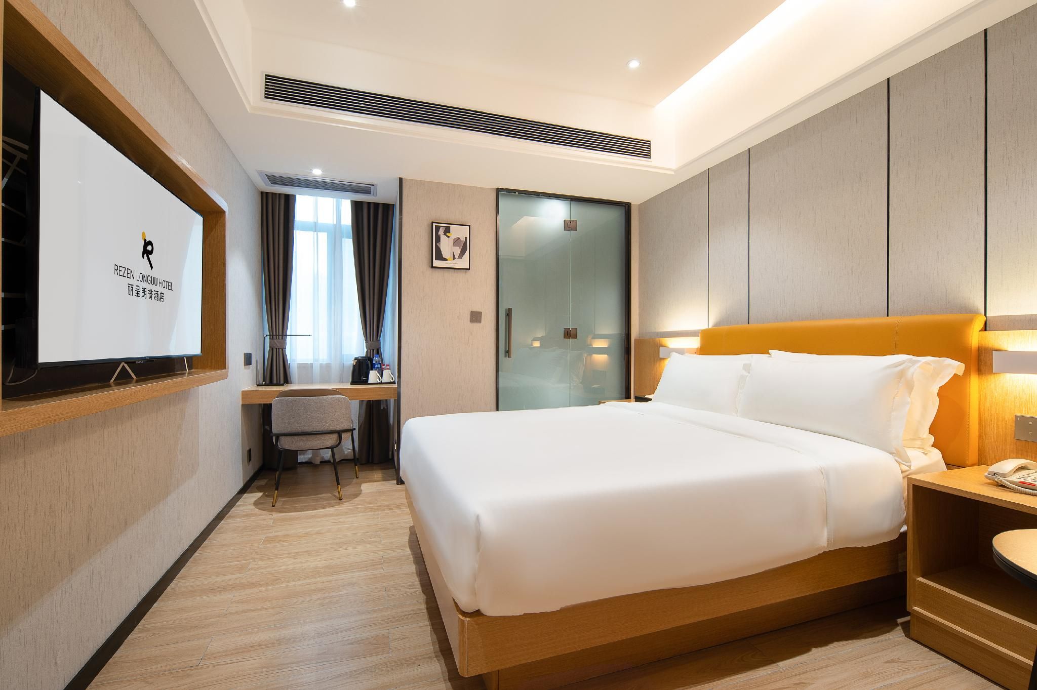 Rezen - Select Light Luxury 1 Bed Room