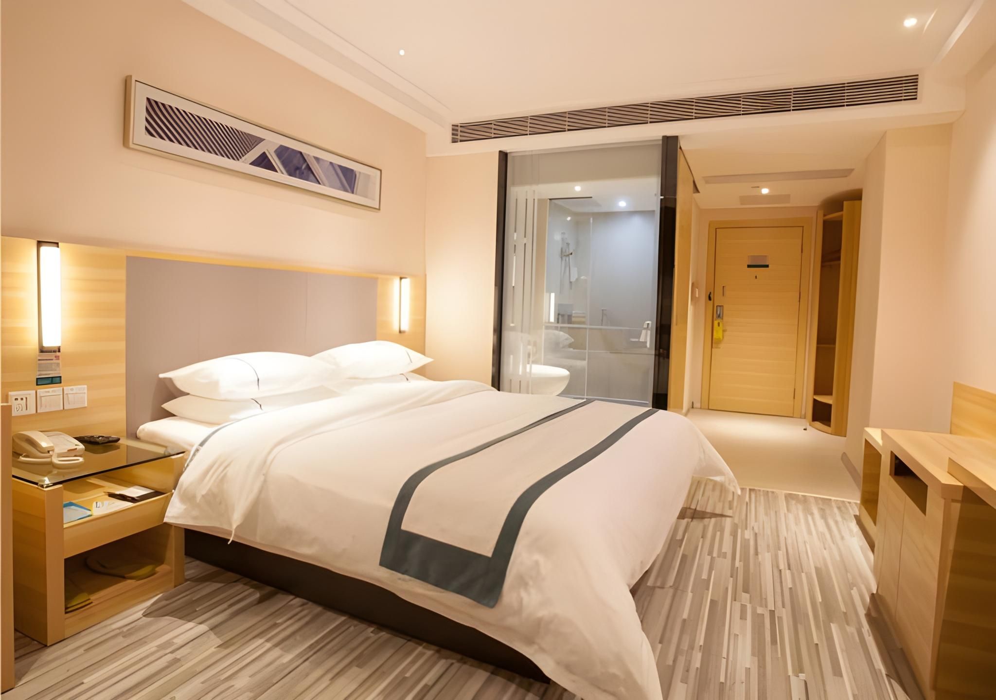 Business Queen Room
