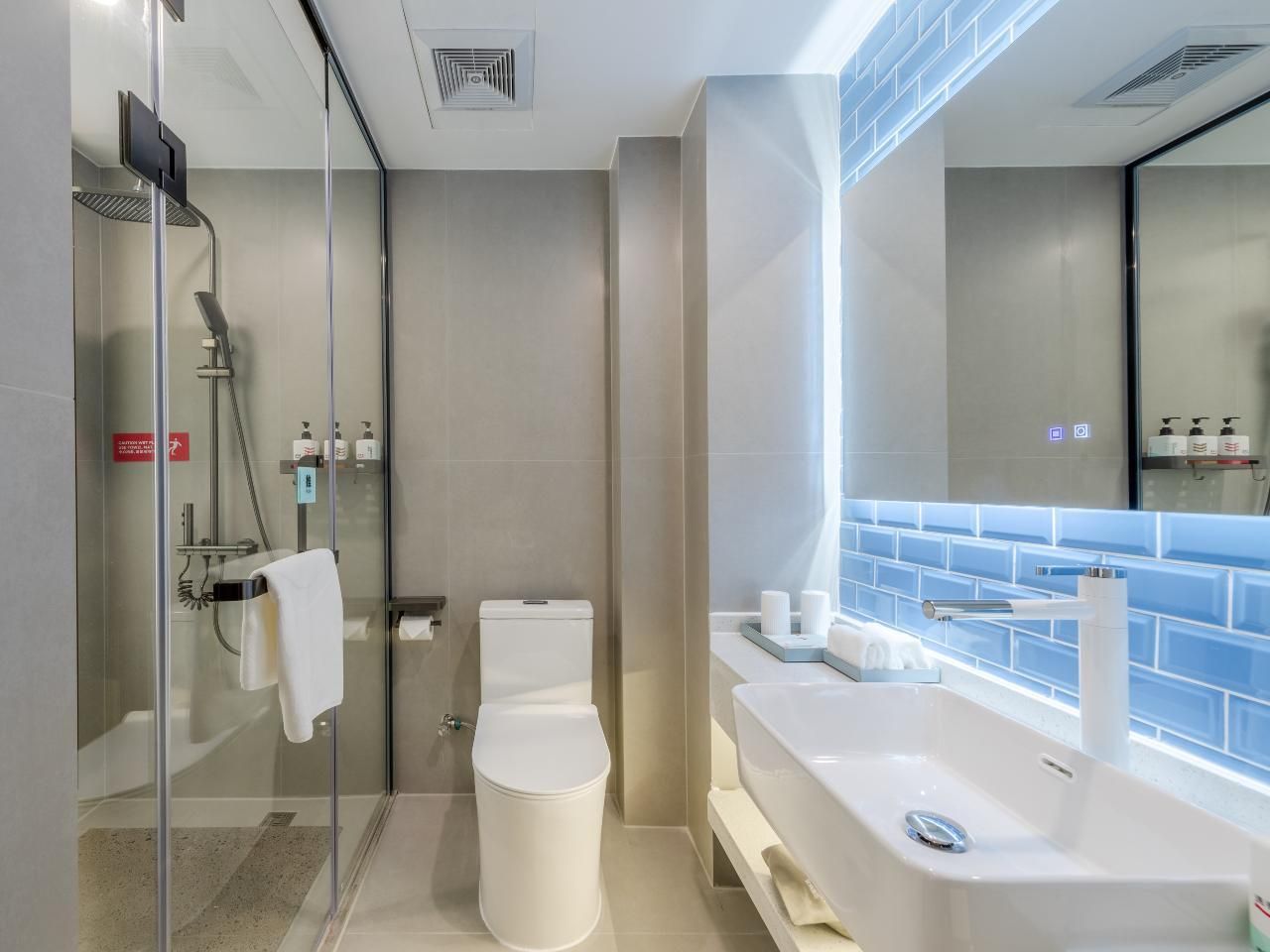 Dossen - Deluxe Bed Room