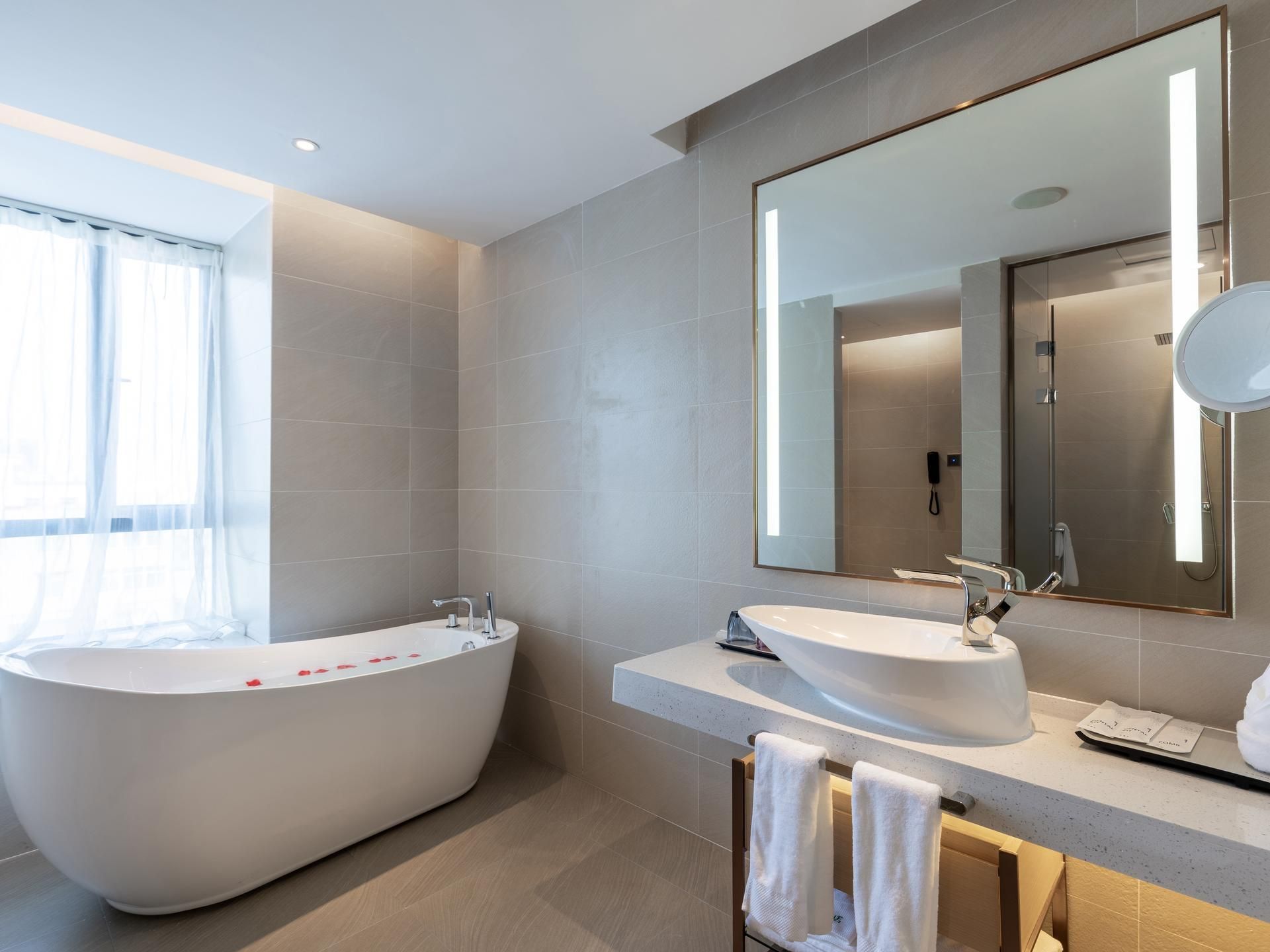 Lavande Hotel Zhanjiang West High-speed Railway Station Lavande - Romantic Zunxiang Room 3