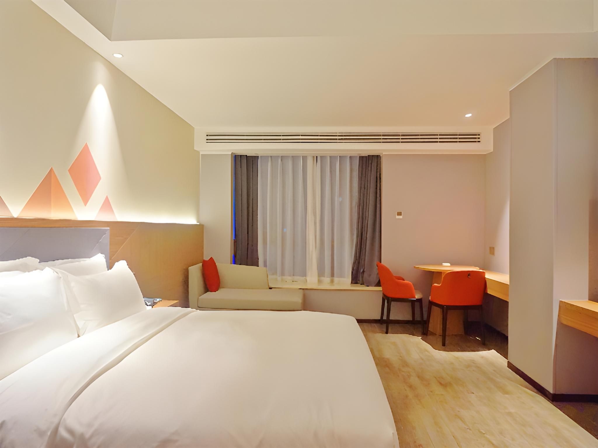 Dossen - Bed Room With City View