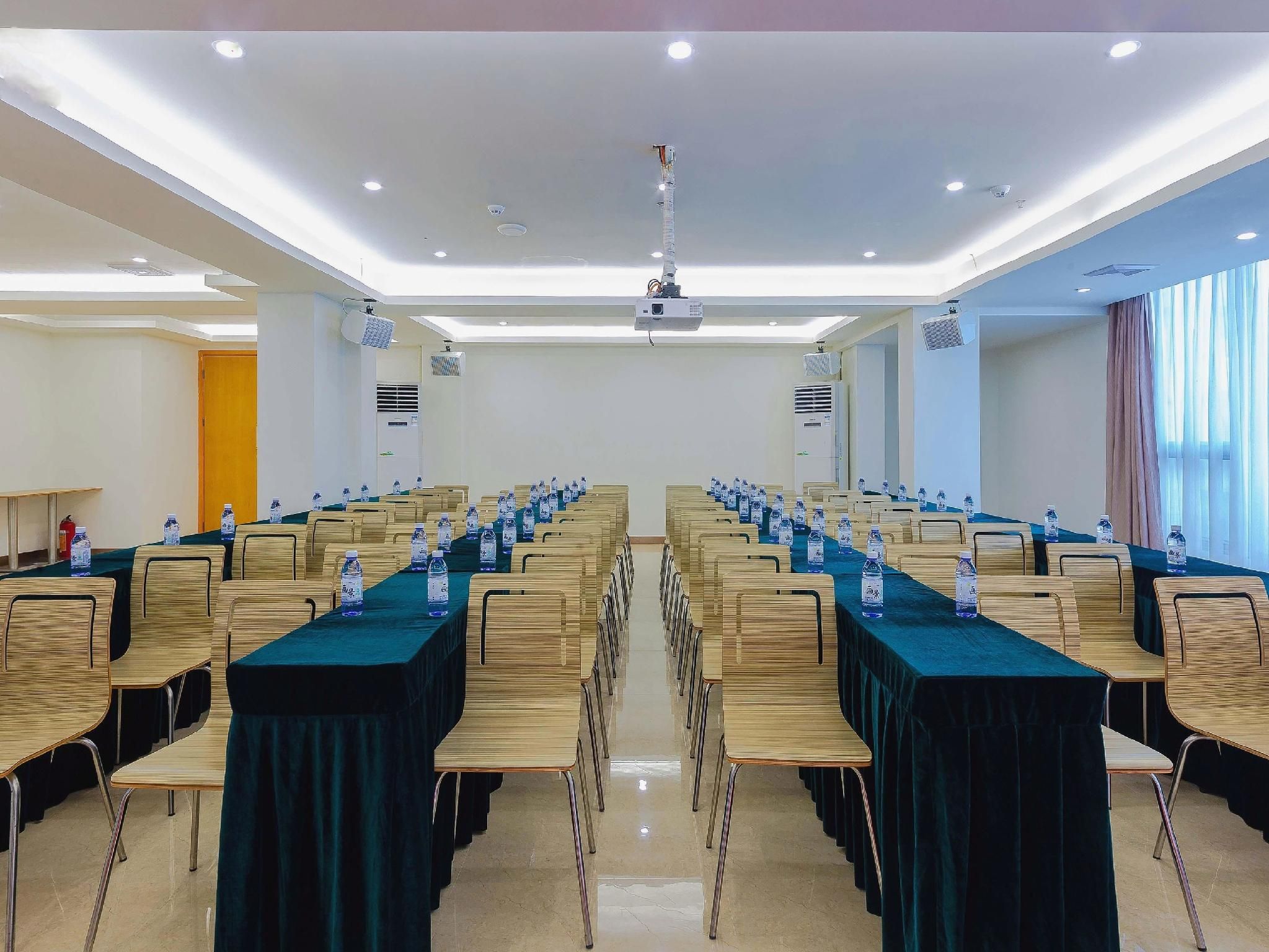 meeting room / ballrooms