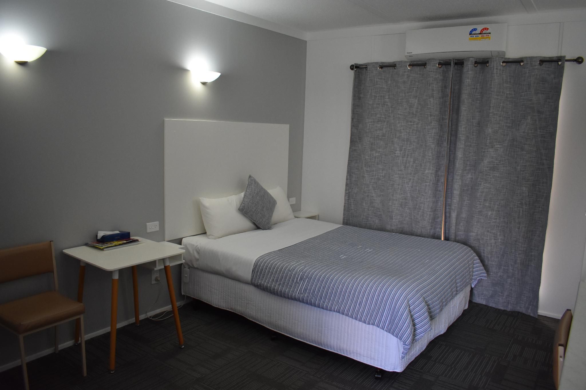Riviana Motel Queen Room