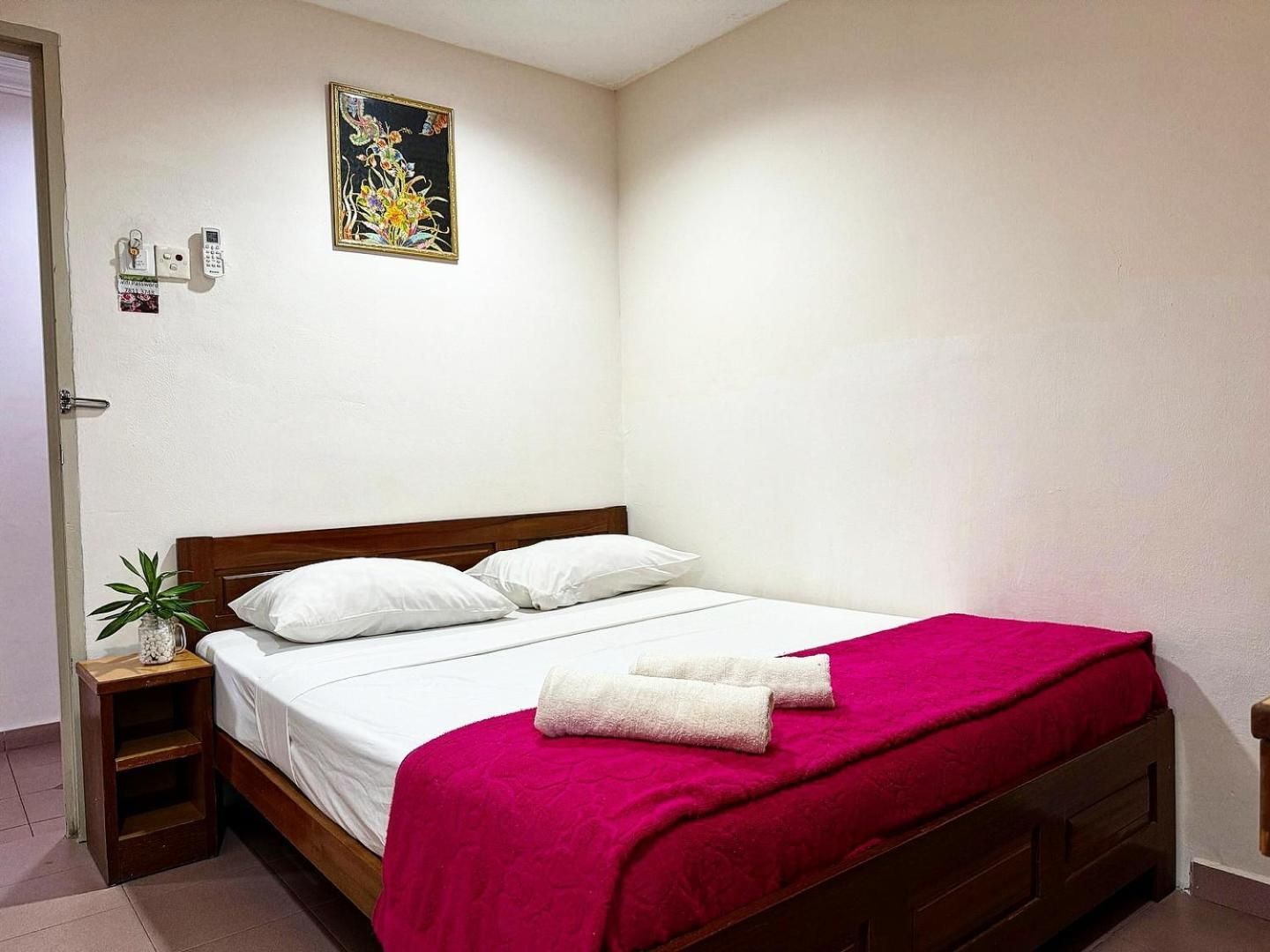 Town Inn Standard Queen Bed