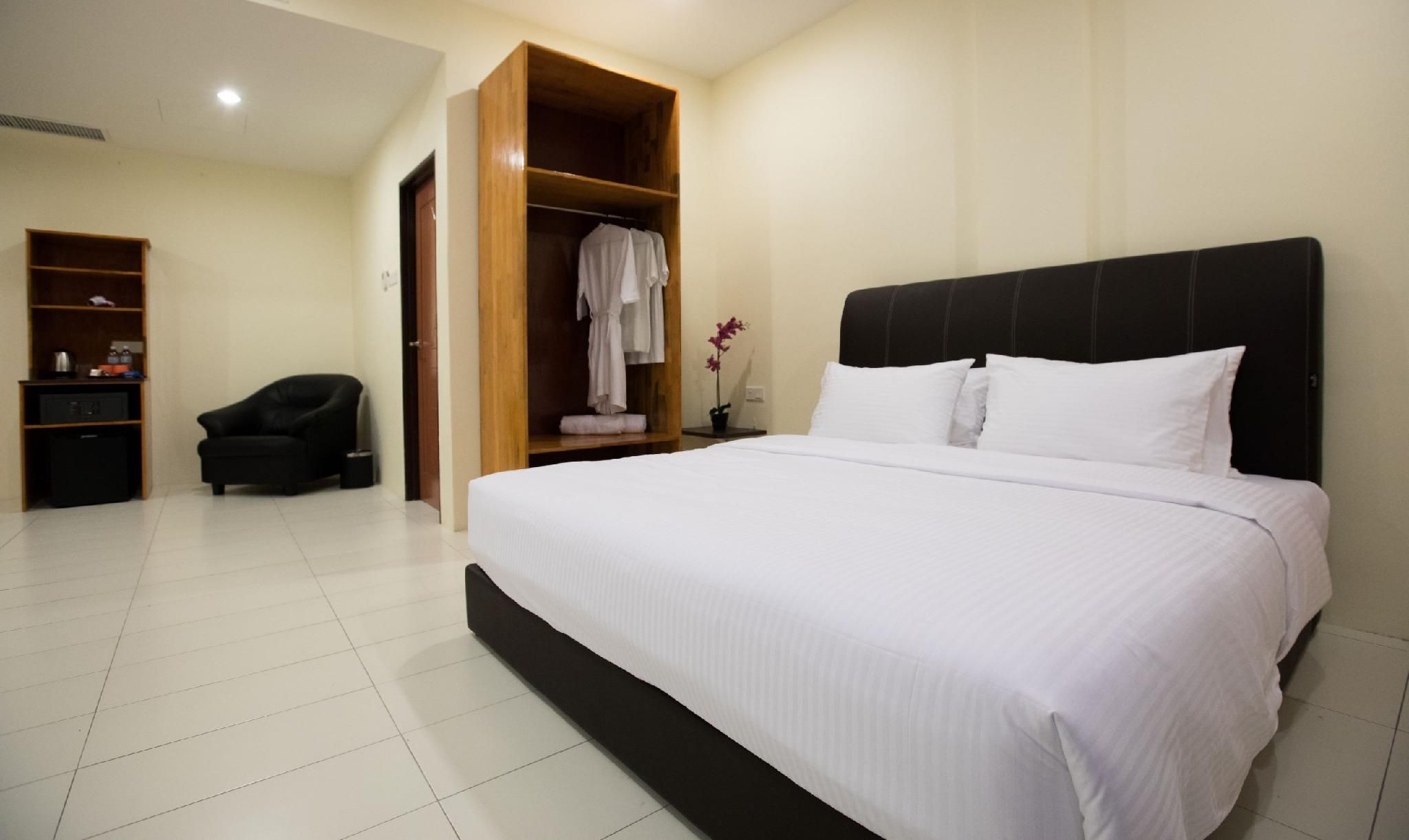 Executive 1 King Bed Room