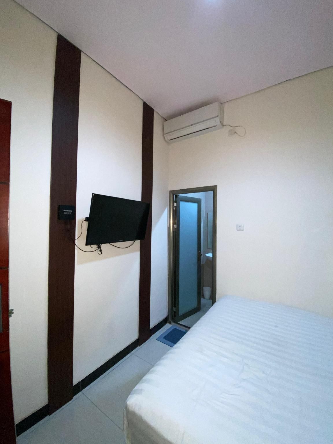 deKOST MADIUN Guest House 2