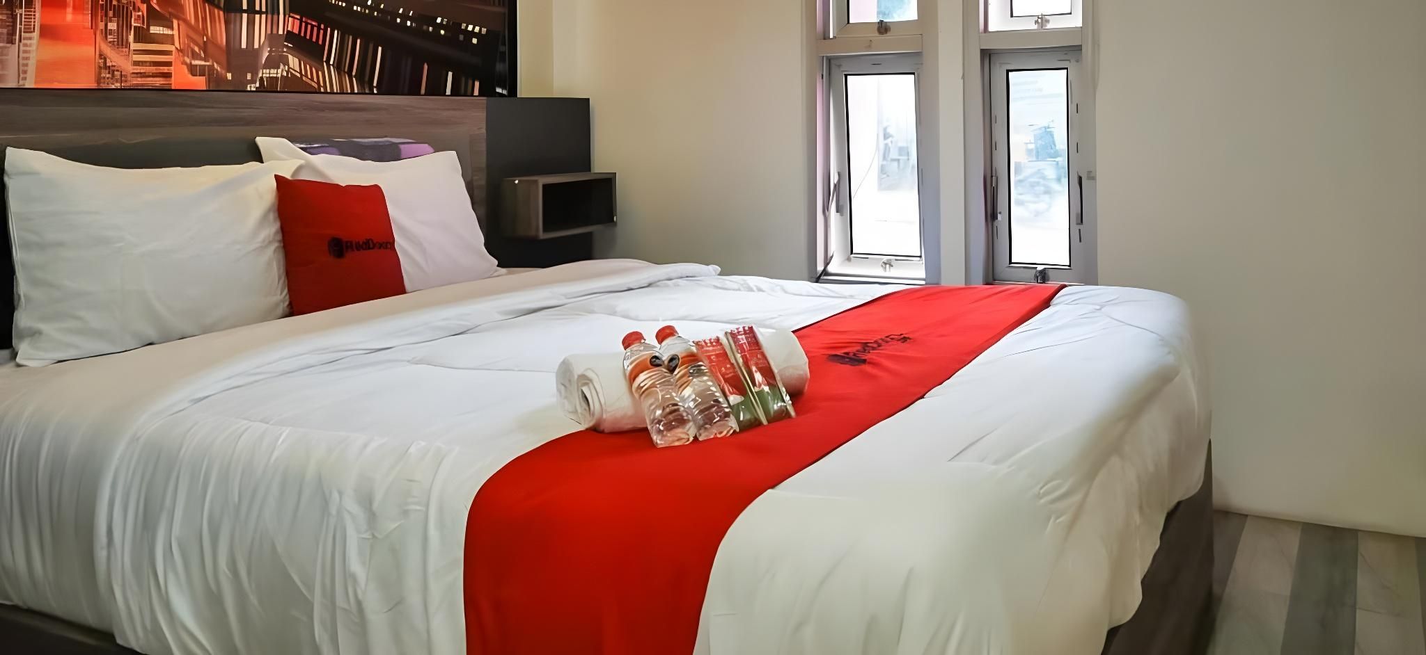 RedDoorz Plus @ Taman Madiun RedDoorz Room