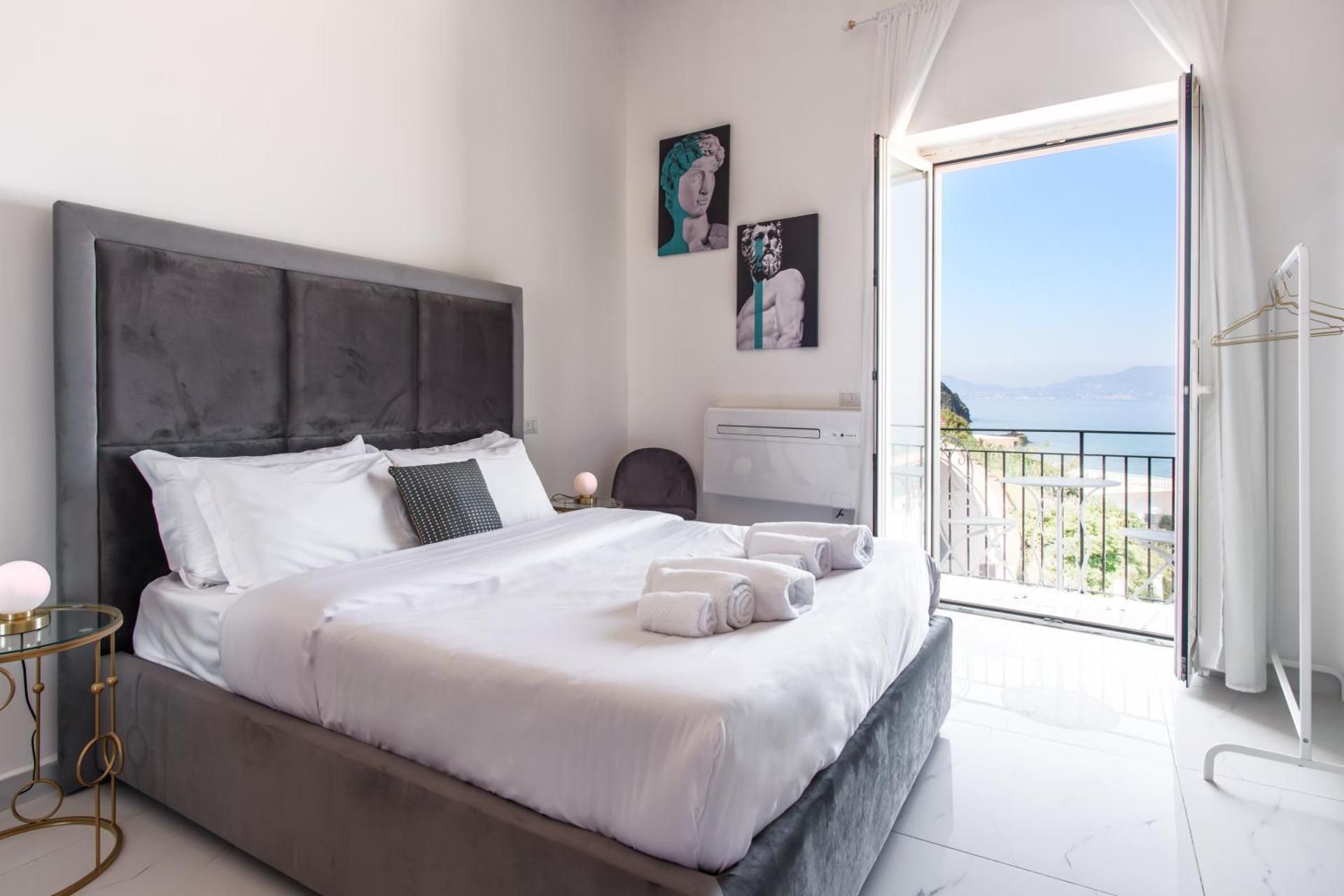 King Room with Spa Bath