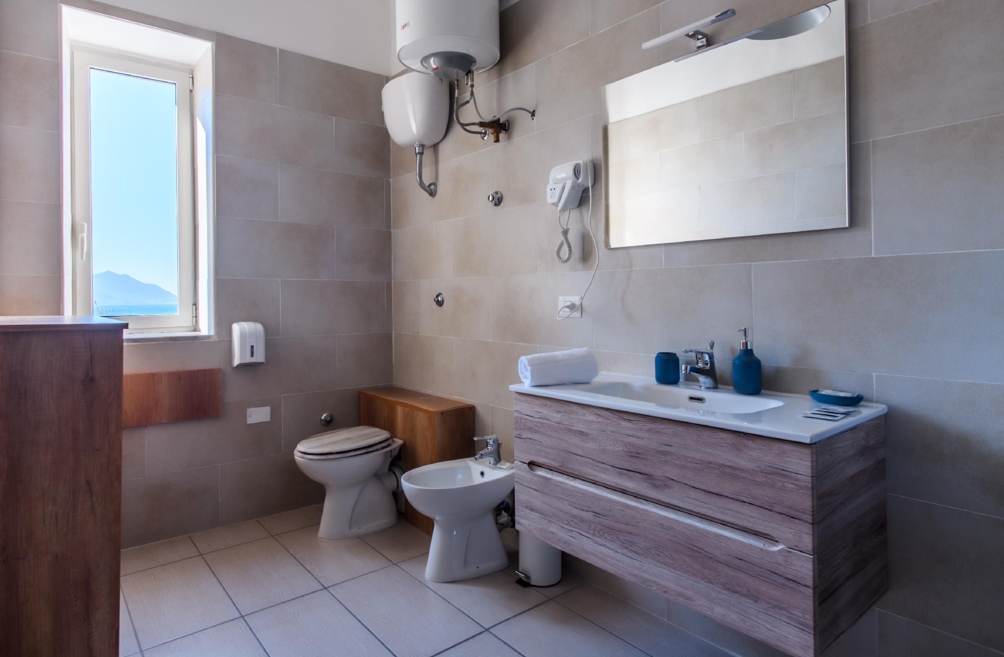 Naro Suites and Rooms Suite with Balcony 3