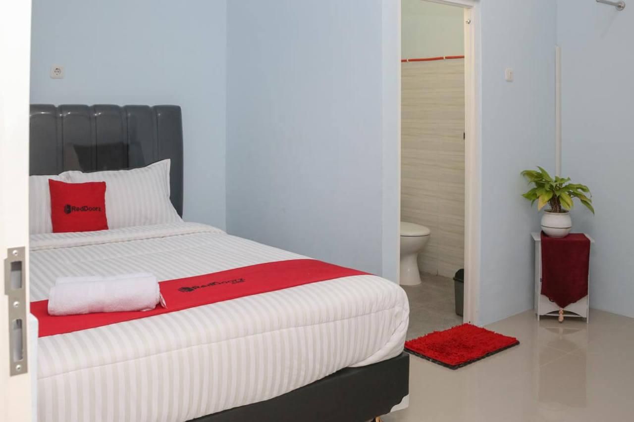 RedDoorz Room