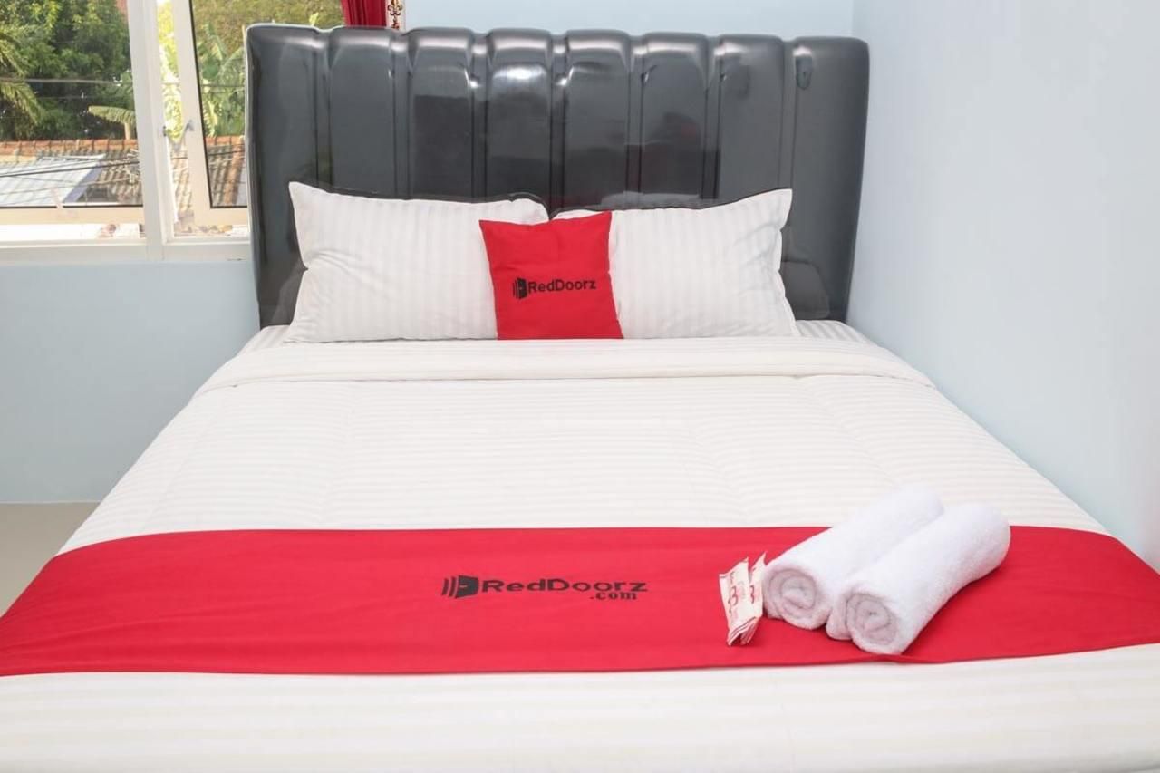 RedDoorz Room