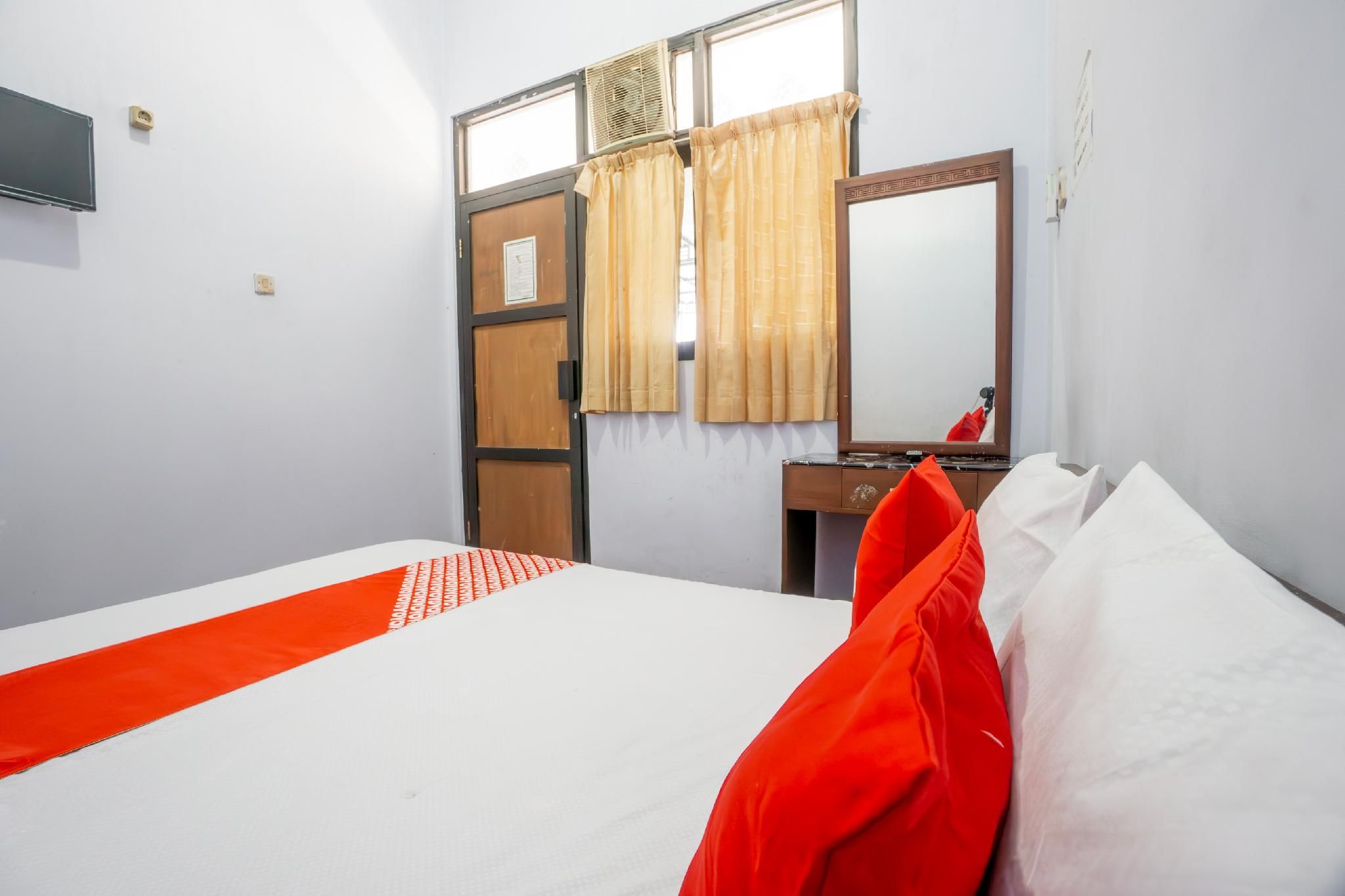 Hotel O Central Madiun Near Stasiun Kota Madiun Standard Double Room 2