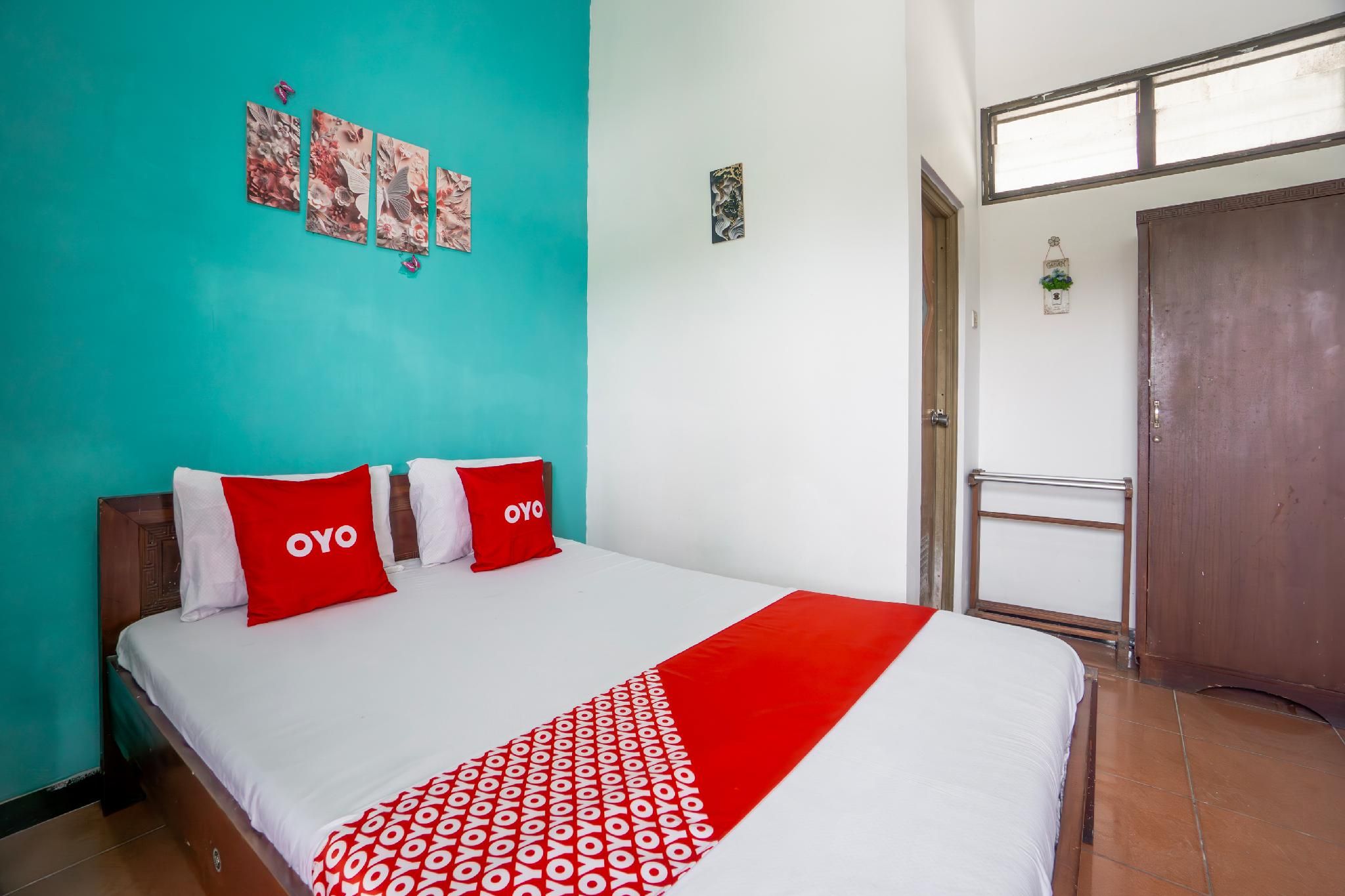 Hotel O Central Madiun Near Stasiun Kota Madiun Deluxe Double Room