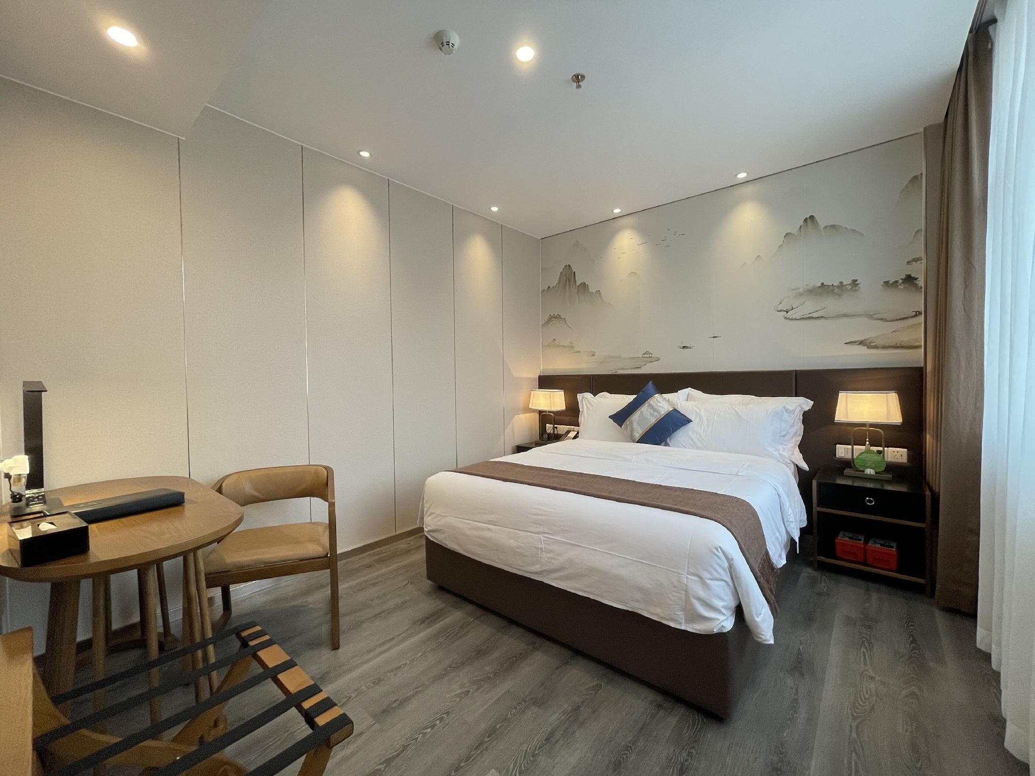 Business Suite Room