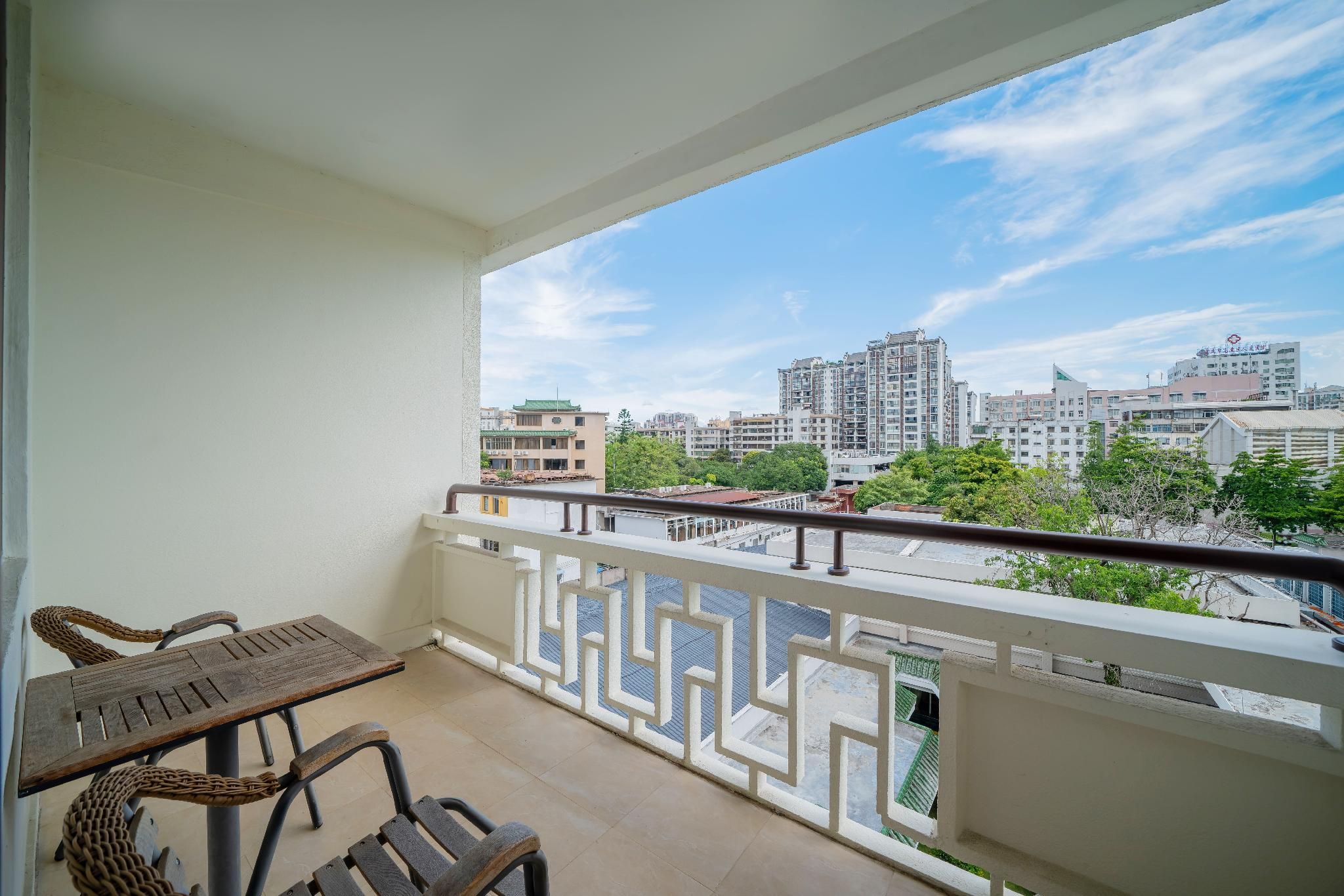 Queen Room with View