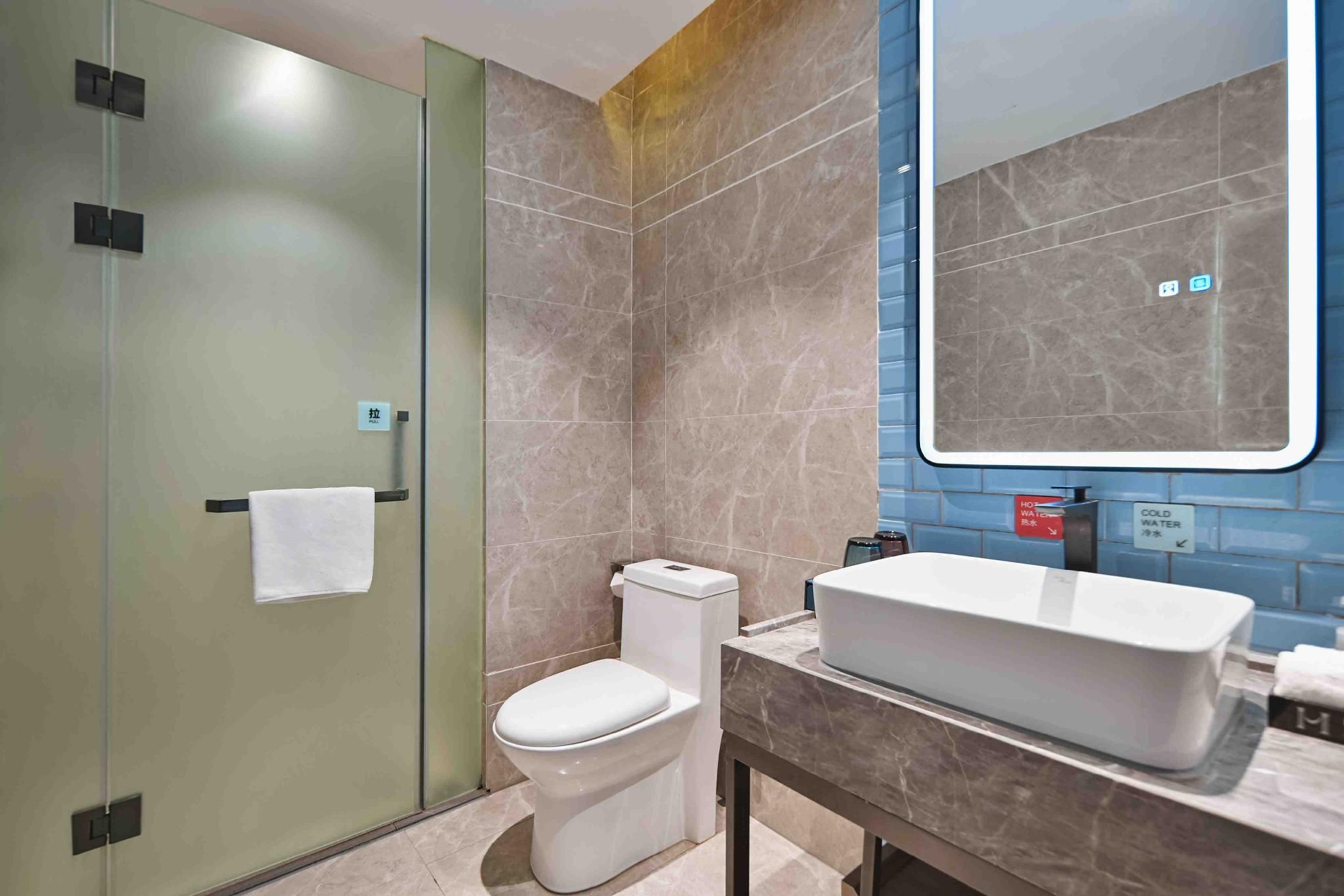 Superior Bonding Room