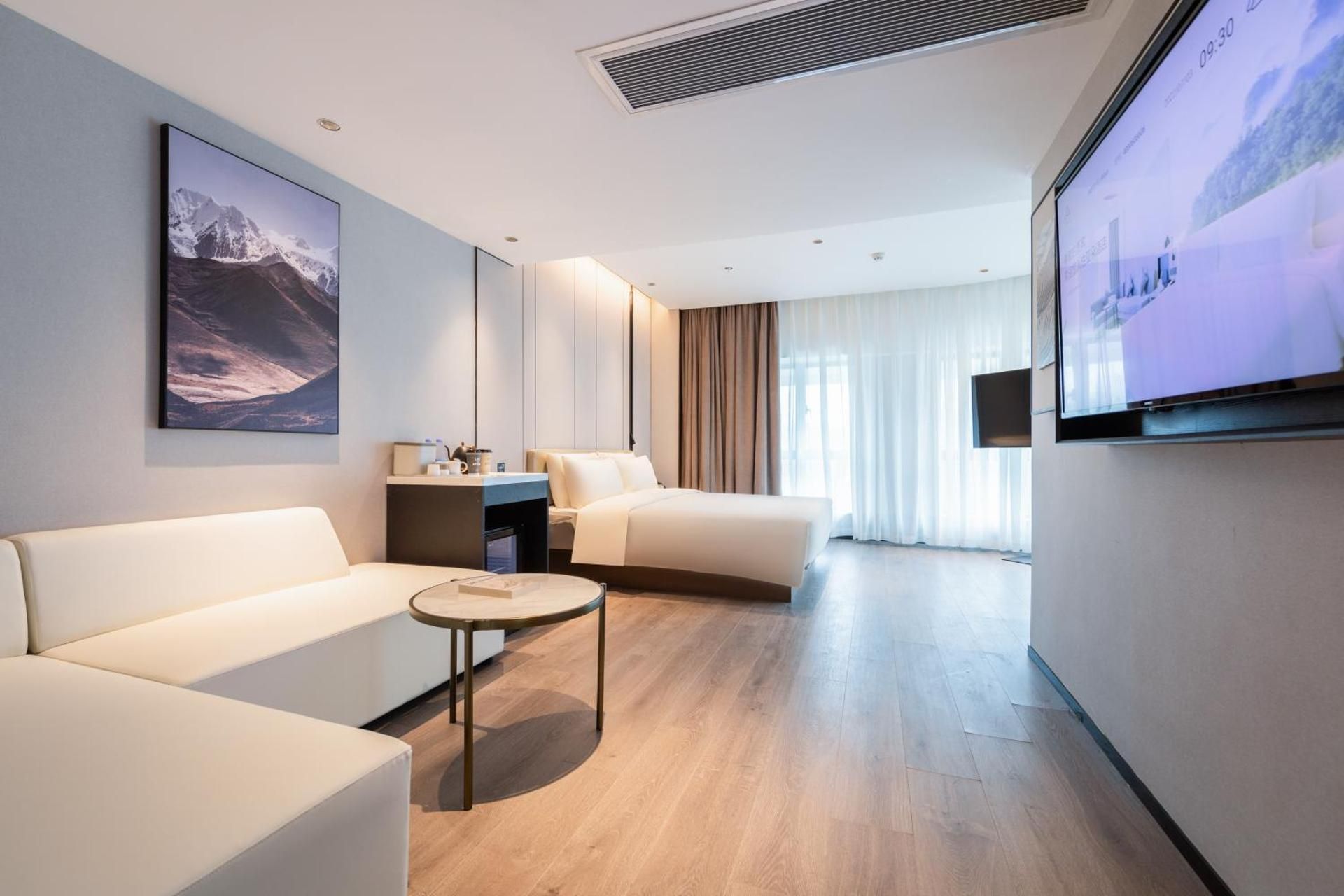 Jimu Double Room with Bathtub