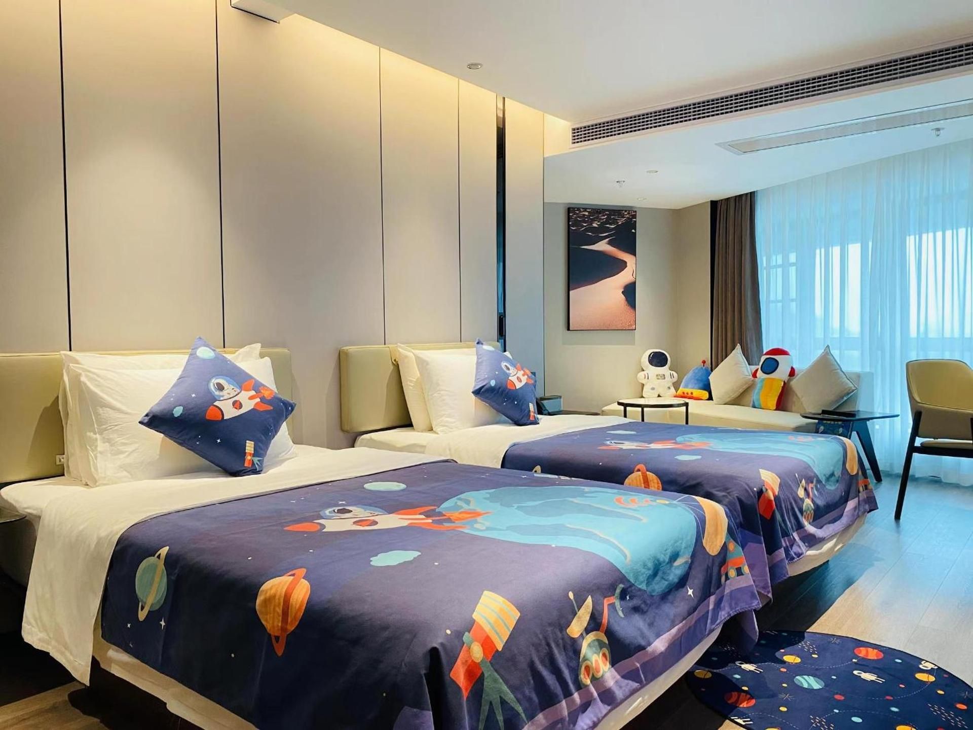 Jimu Family Twin Room with Lake View