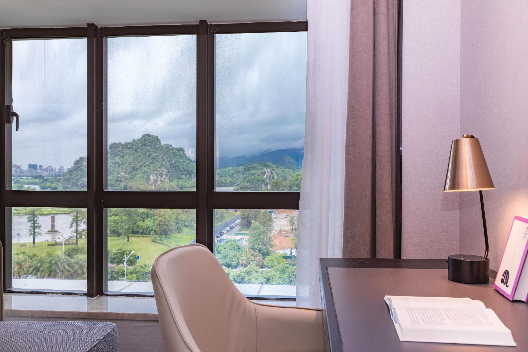 Executive King Room With Lake View