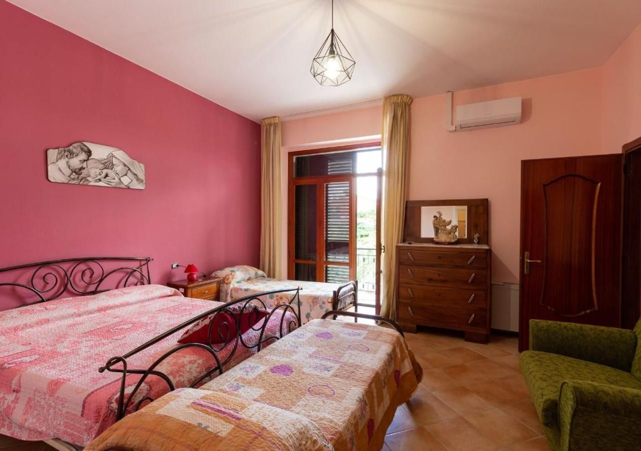 Quadruple Room with Private Bathroom
