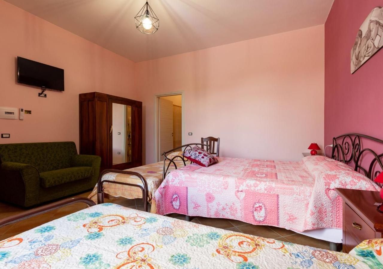 Quadruple Room with Private Bathroom