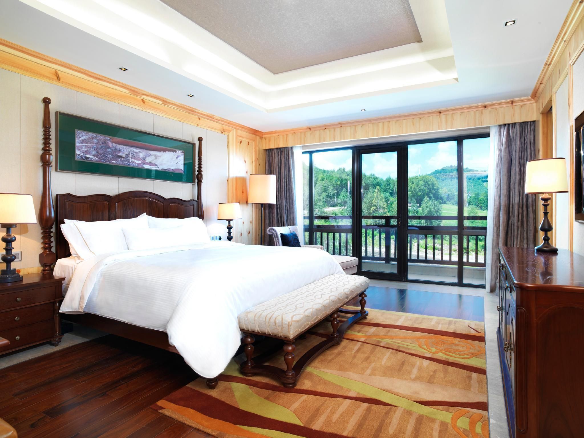 executive level, 1 bedroom larger suite, 1 king