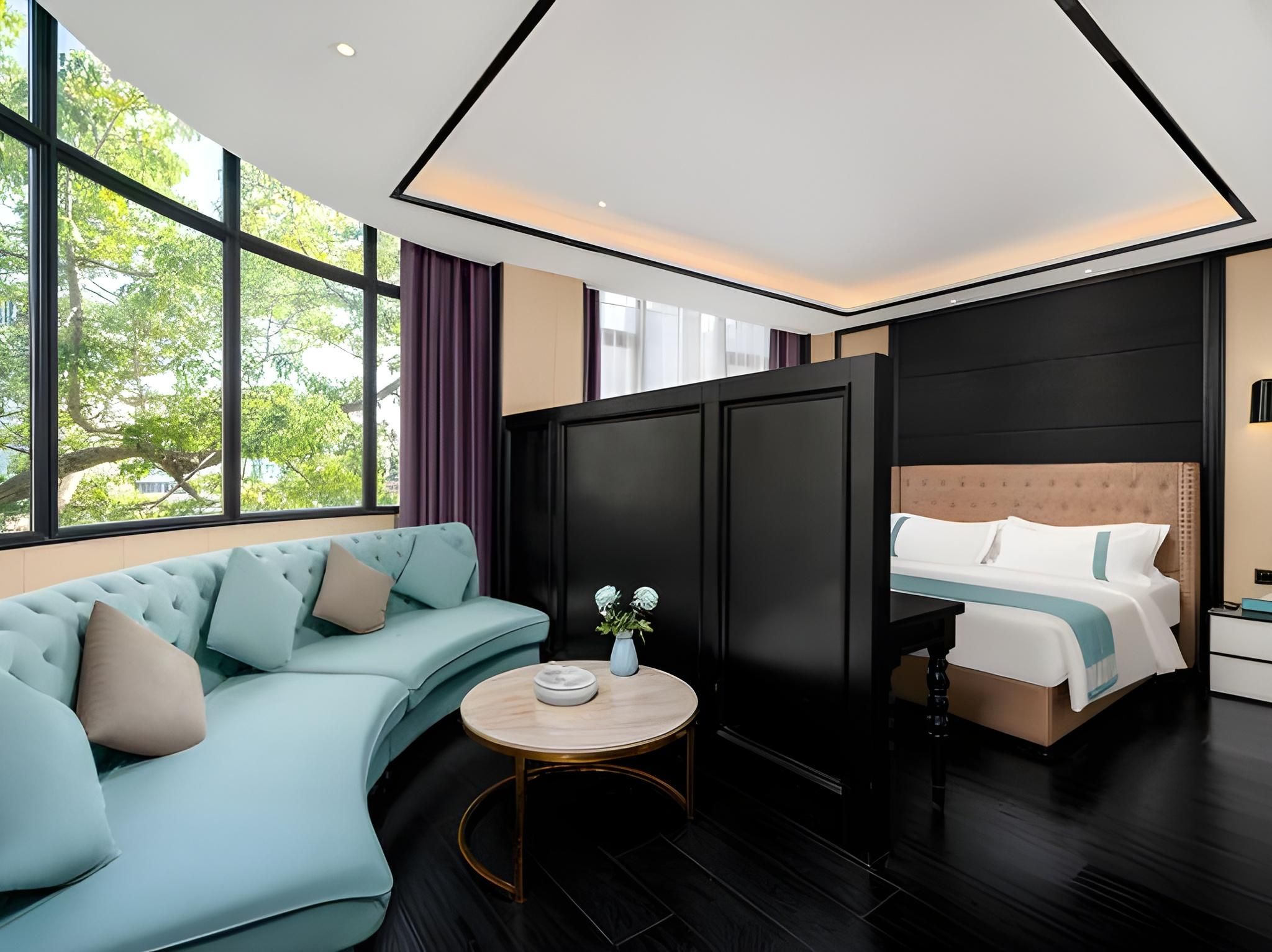 Xana -Romantic Bed Room