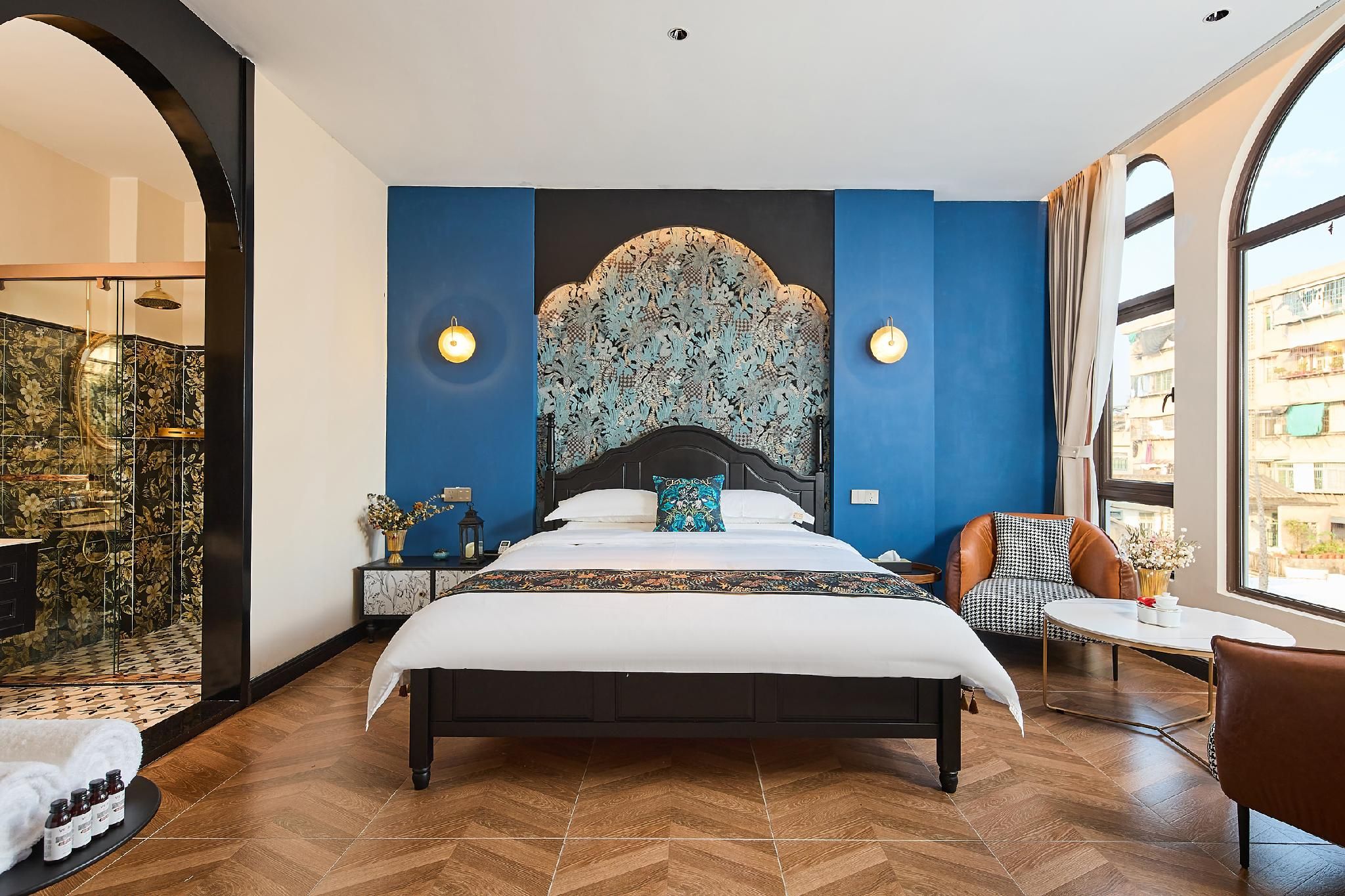 Huazhu - Room With Bed