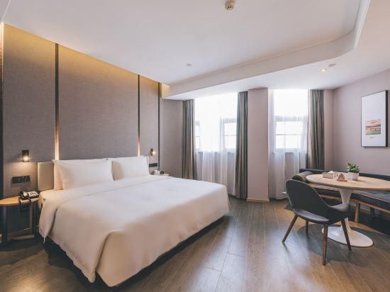 Jimu Double Room with Movie