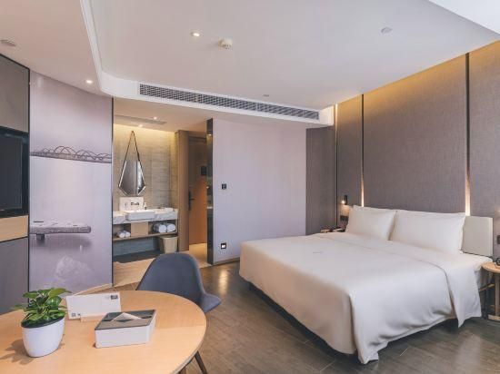 Jimu Double Room with Movie