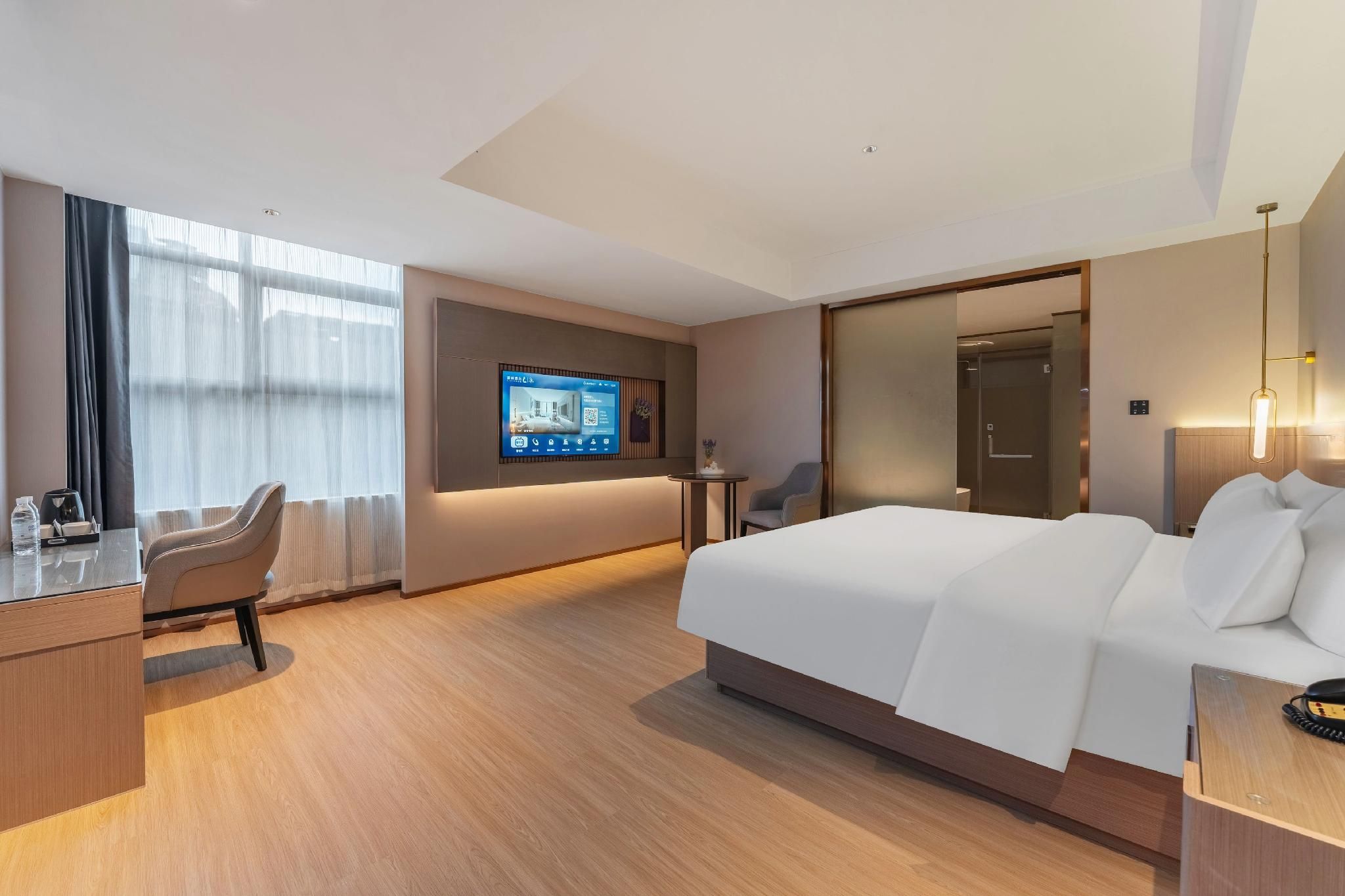 Business Queen Room